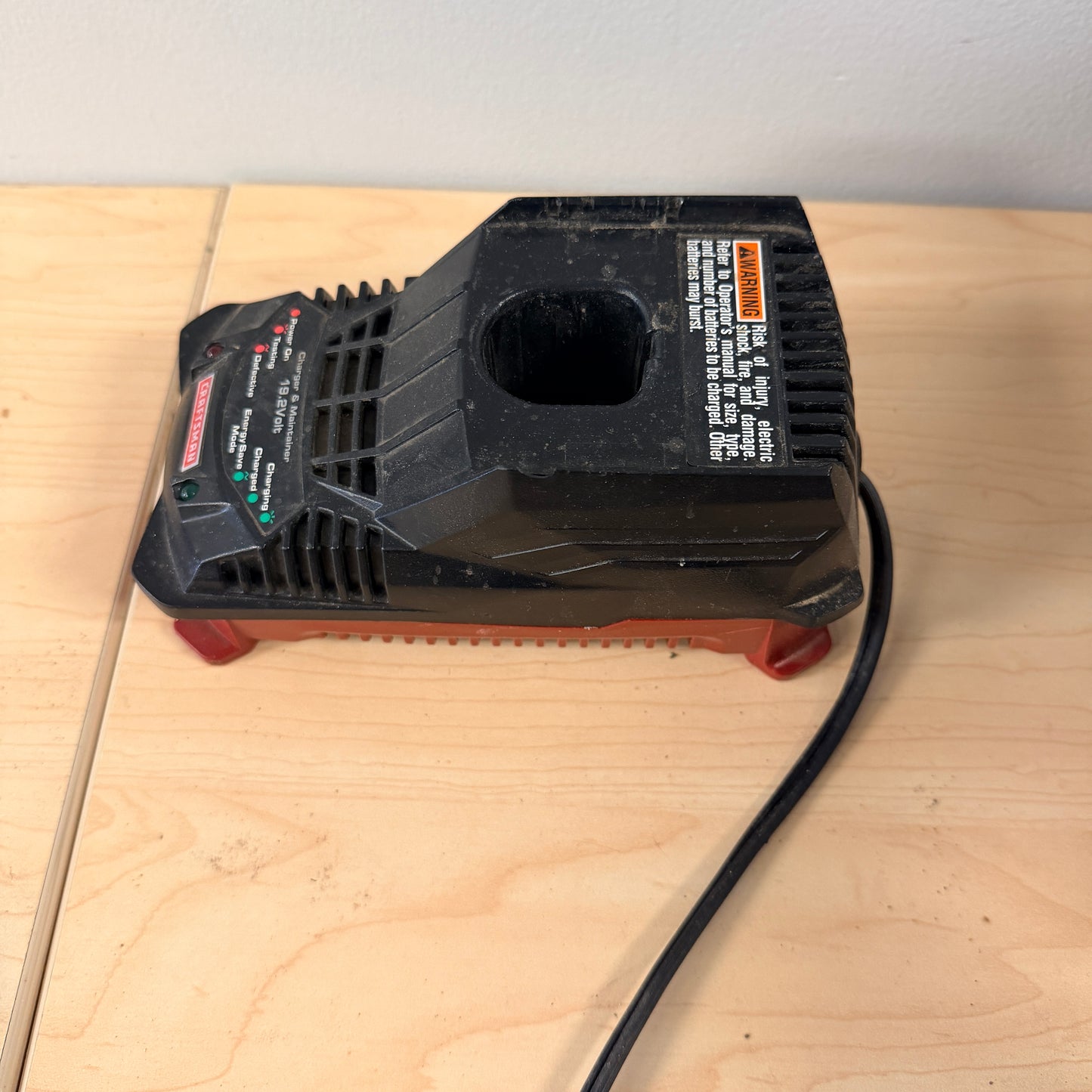 Craftsman 19.2V C3 Battery Charger/Maintainer Black Used A