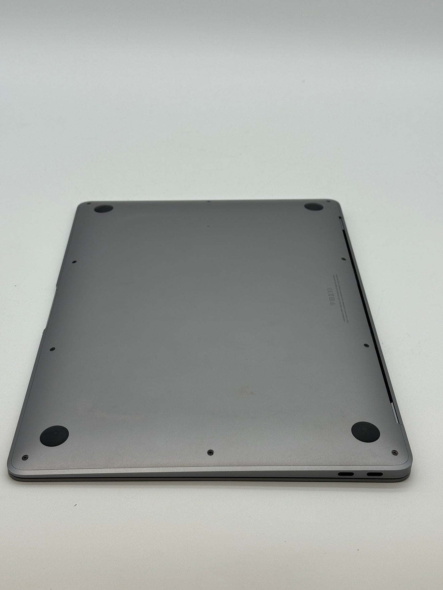 Apple MacBook Air 13” 2020 A2337 M1 Chip 8GB RAM 256GB SSD Space Gray - Good