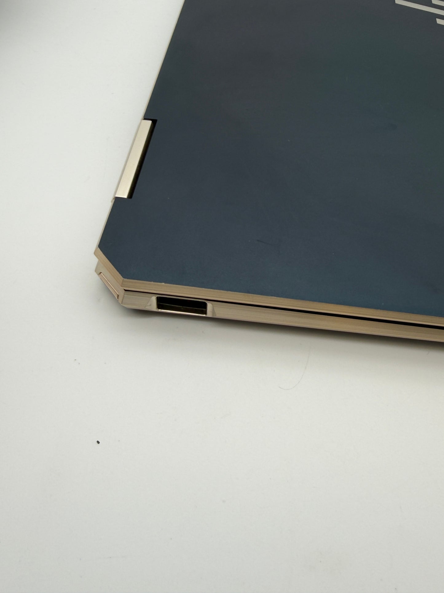 HP Spectre x360 13-AP0053DX 13.3" i7-8565U 1.8GHz 16GB RAM 512GB SSD