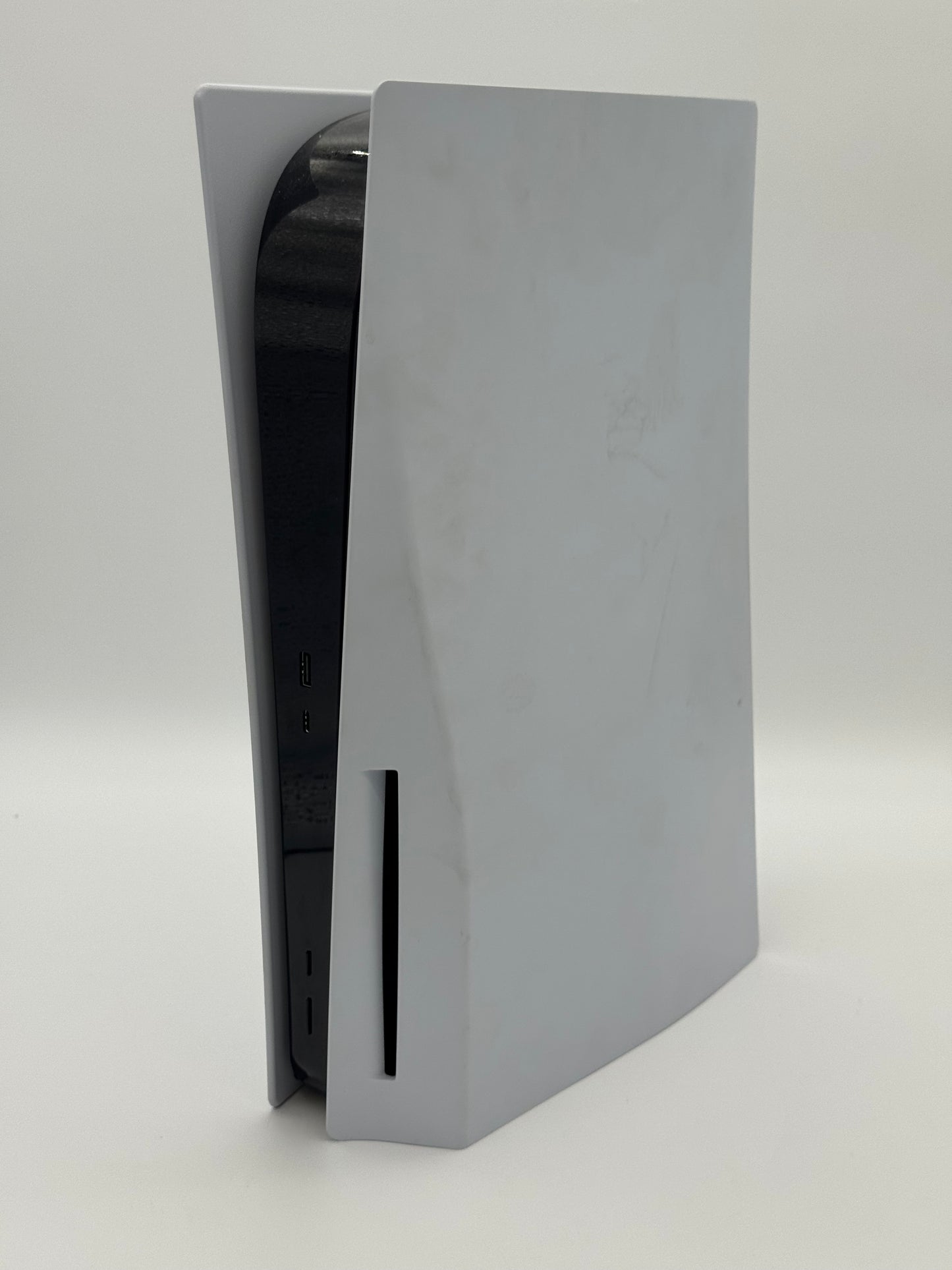 Sony PlayStation 5 (CFI-1215A) – 825GB White – Used Video Game System