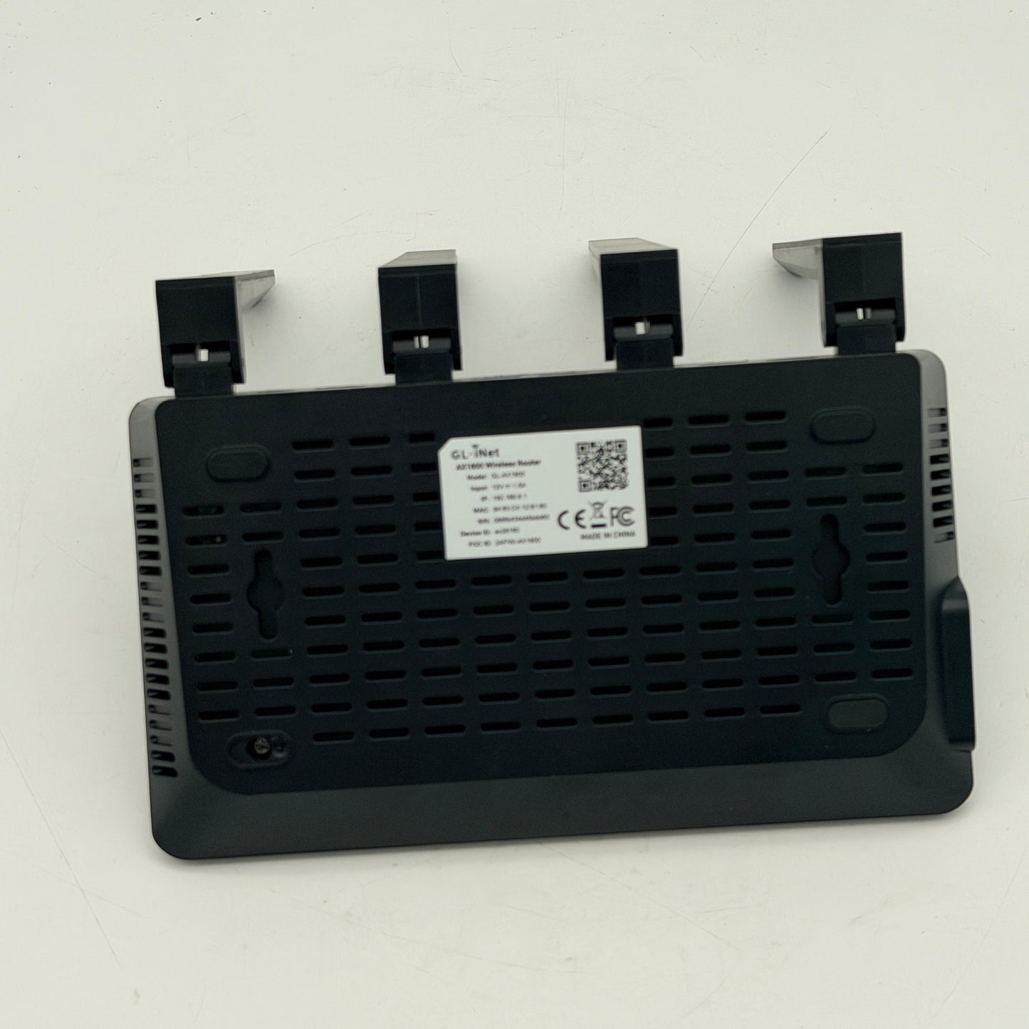 GL.iNet GL-AXT1800 Slate AX Pocket Wi-Fi 6 Gigabit Travel Router OpenWrt VPN