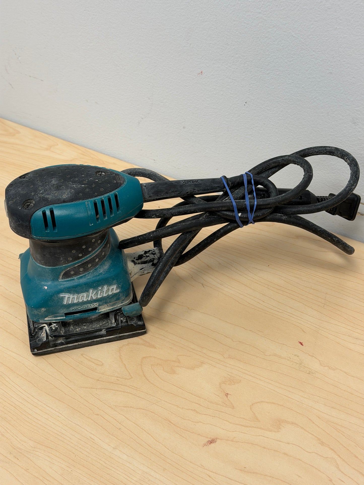 Makita BO4550 1/4 Sheet Corded Finishing Sander Tested Working - NO Bag