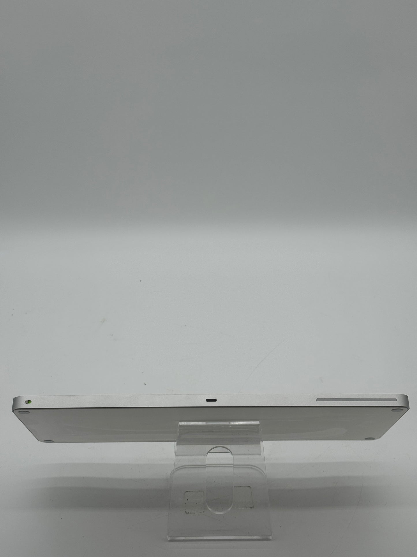 GENUINE Apple Magic Keyboard A2450 Lightning White