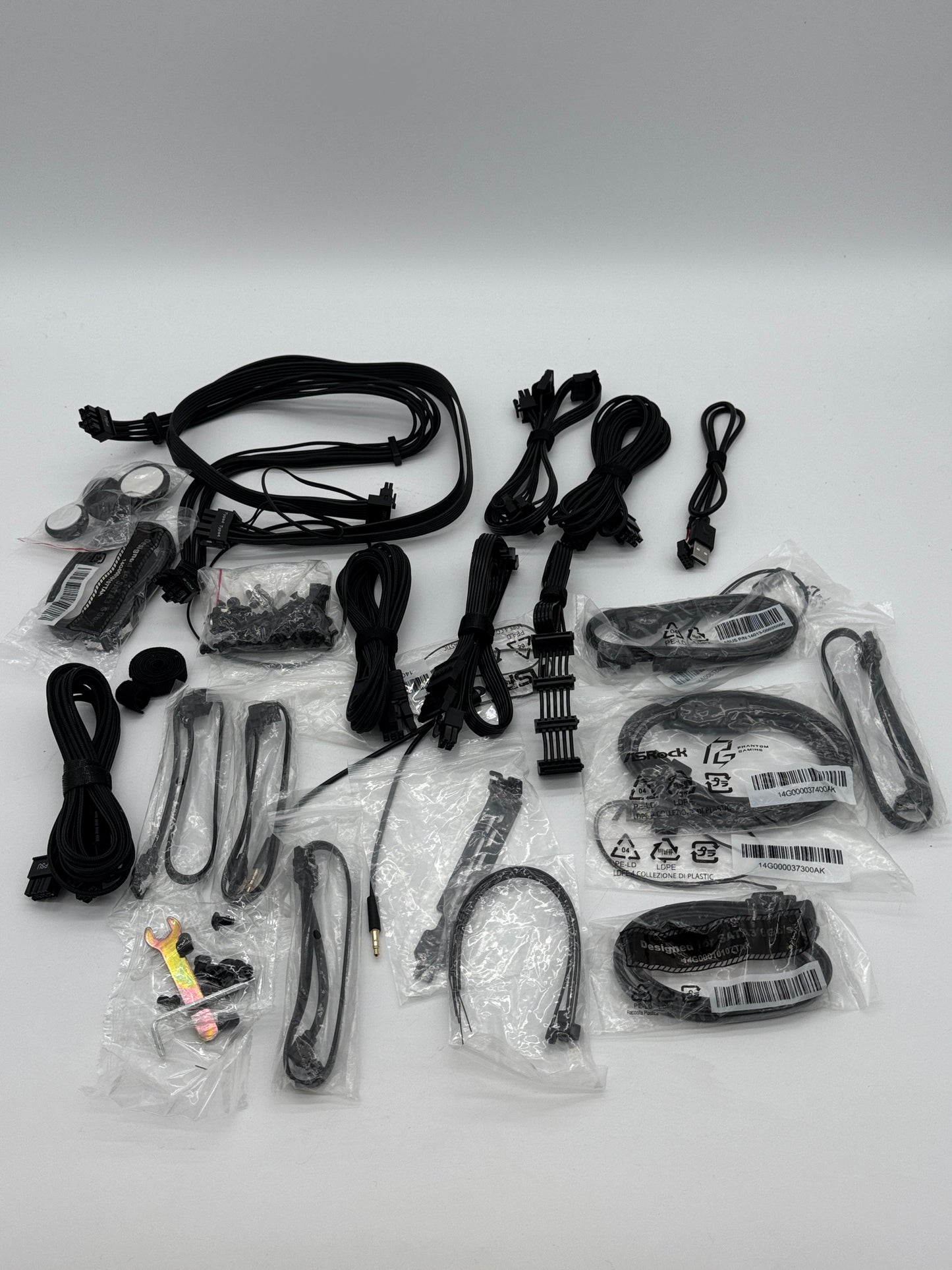 Lian Li Computer Cables & Accessories Black - New Open Box