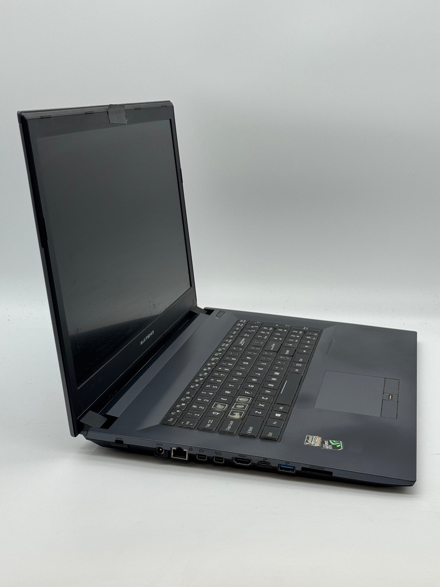 Eluktronics Electro Pro Notebook (N870HK) - 17-inch, Core i7, 16GB RAM, GTX 1050 Ti - Gray