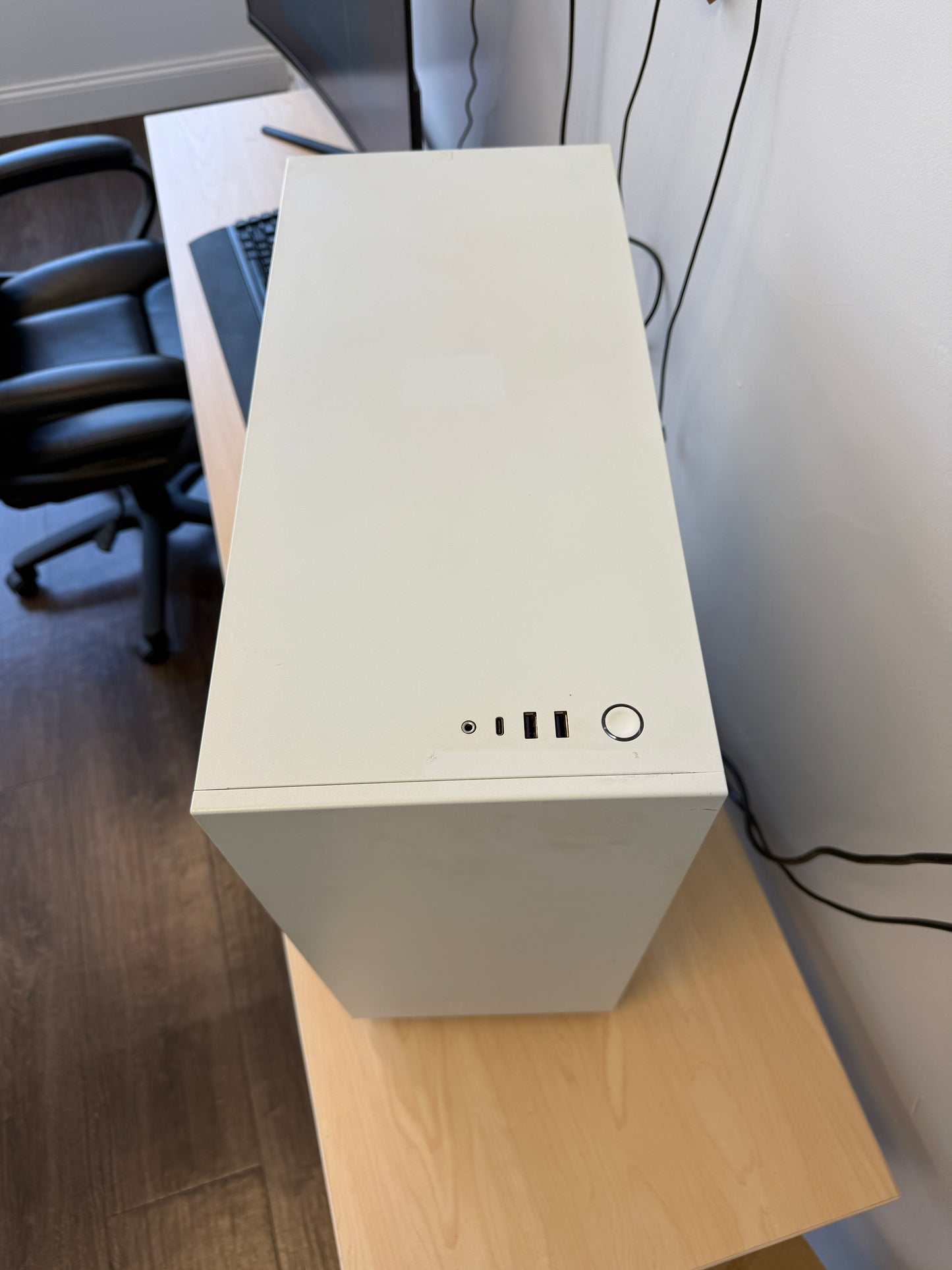 Gaming Desktop PC - Used - GeForce RTX 3060, AMD Ryzen 7, 16GB RAM, 1TB SSD - White