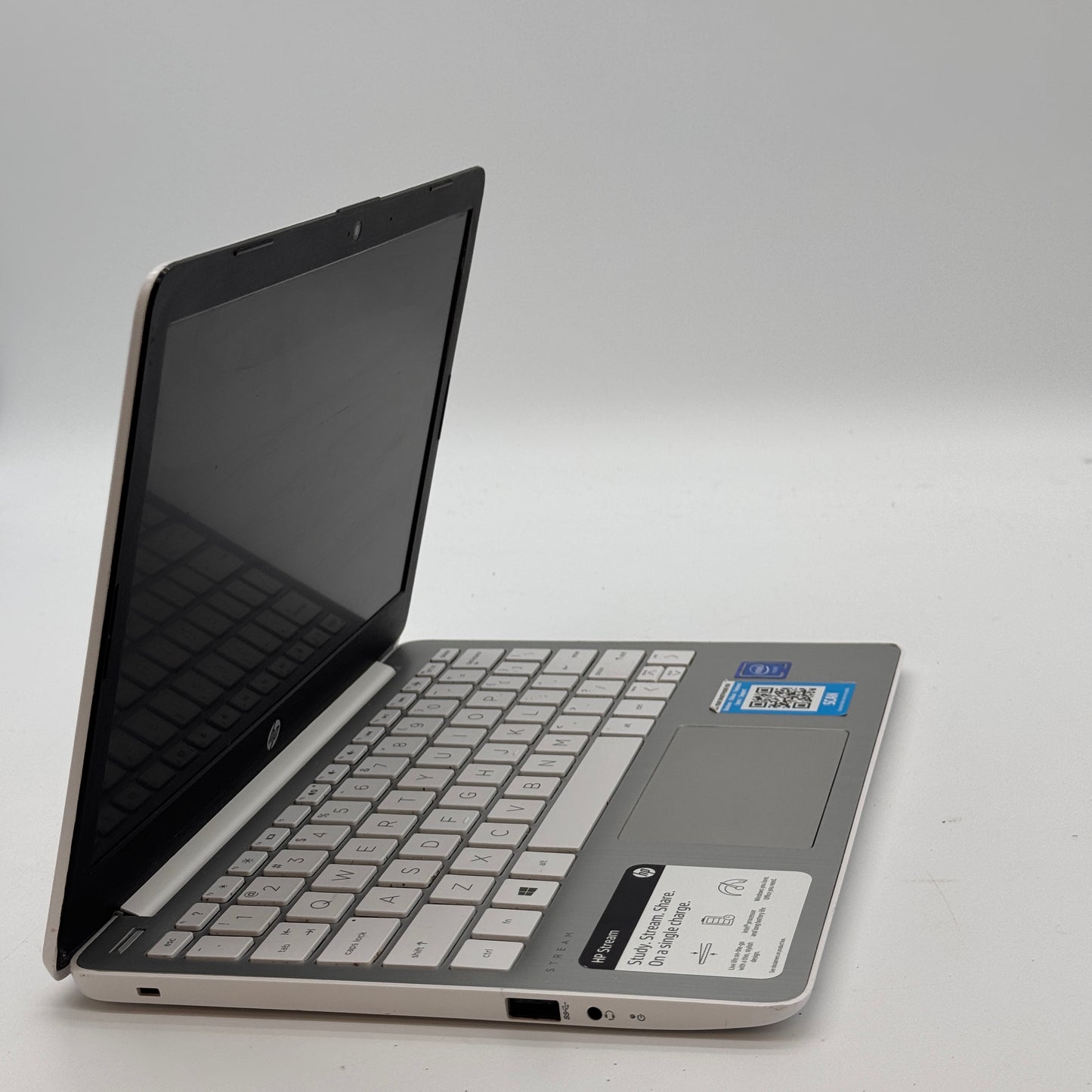 HP Stream Laptop 11-ak0013dx 11 inch Intel Celeron 4GB RAM 64GB Storage White