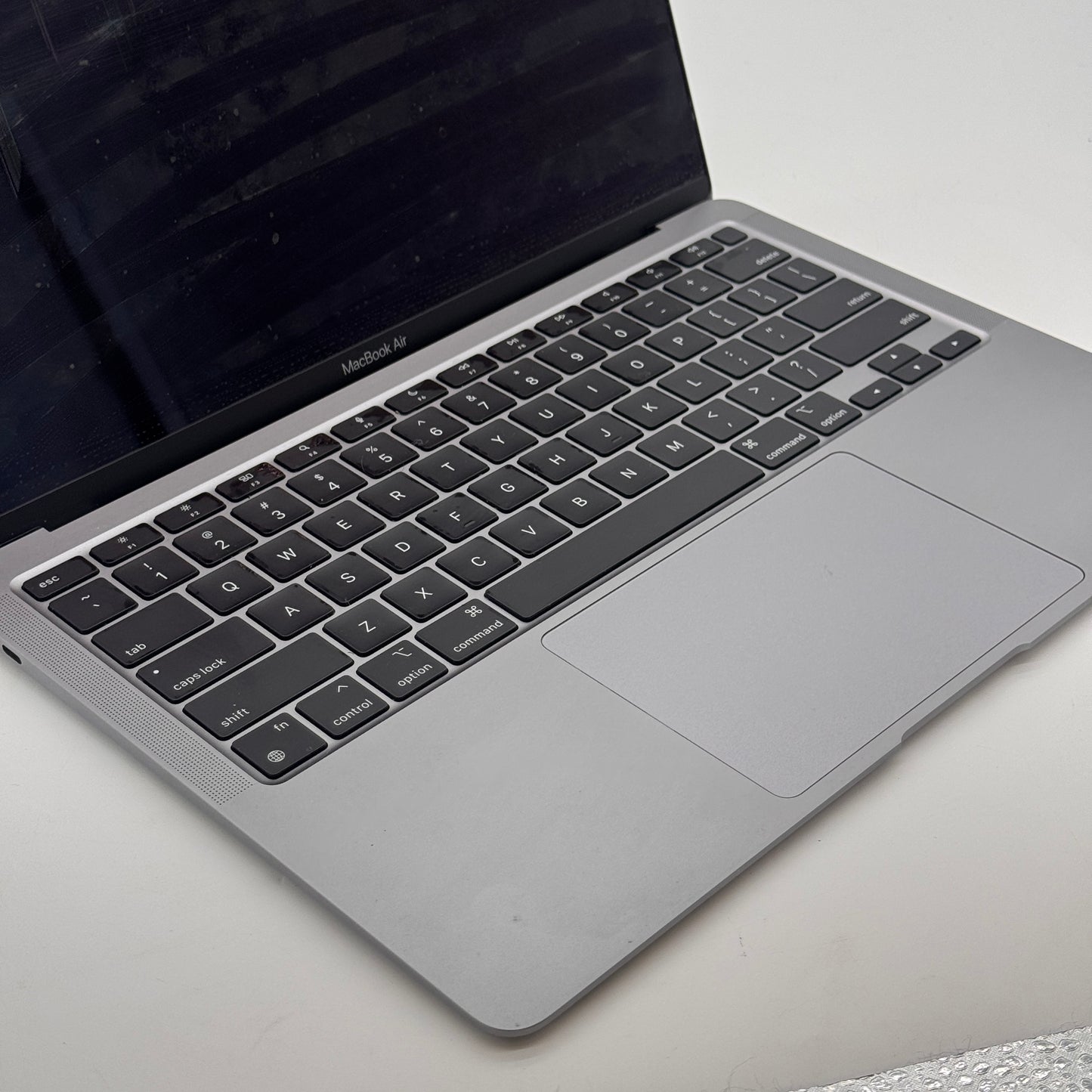 Apple MacBook Air M1 13” 8GB RAM 256GB SSD SpaceGray