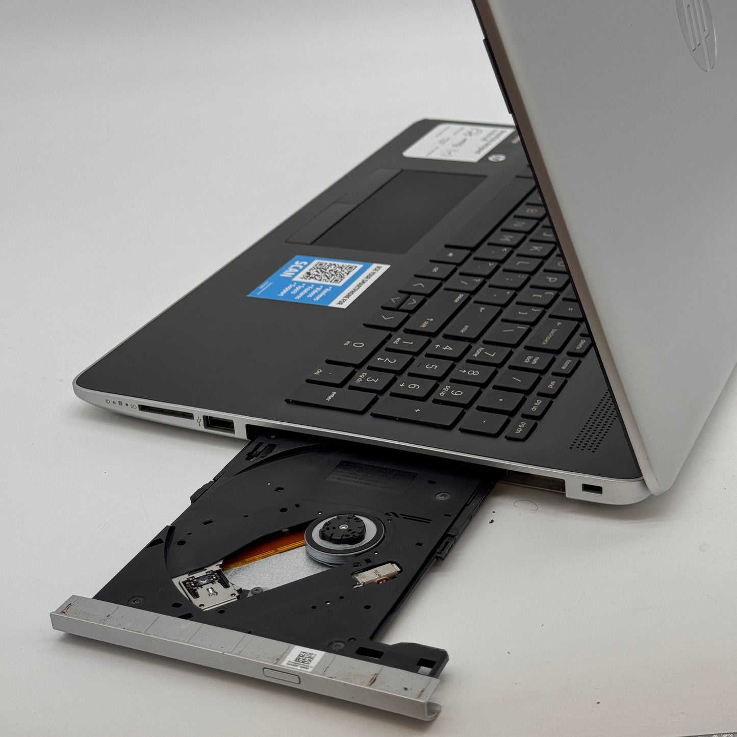 HP Laptop 15-db0031nr 15-inch AMD A9 4GB RAM 1TB Hard Drive
