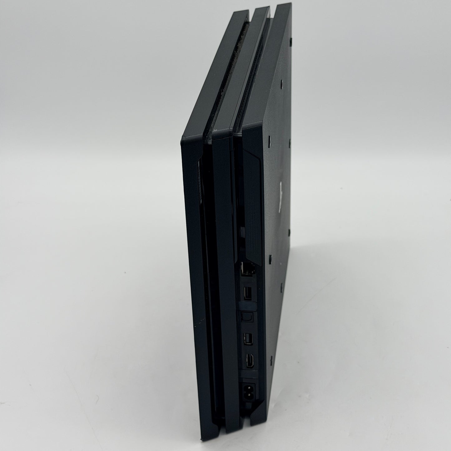 Sony PlayStation 4 Pro (CUH-7215B)