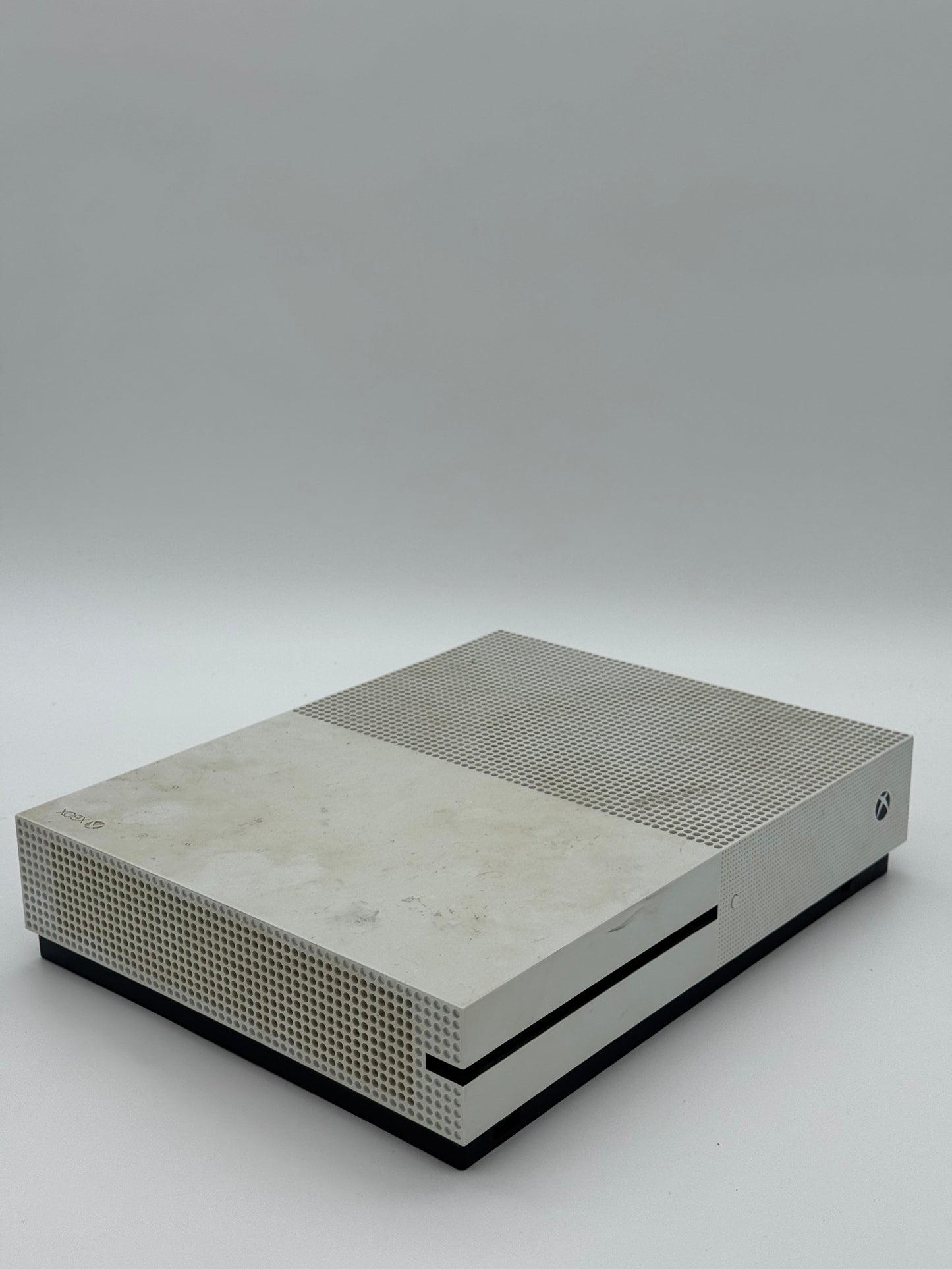 Microsoft Xbox One S 2016 (Model: 1681) - 1TB - Used - White