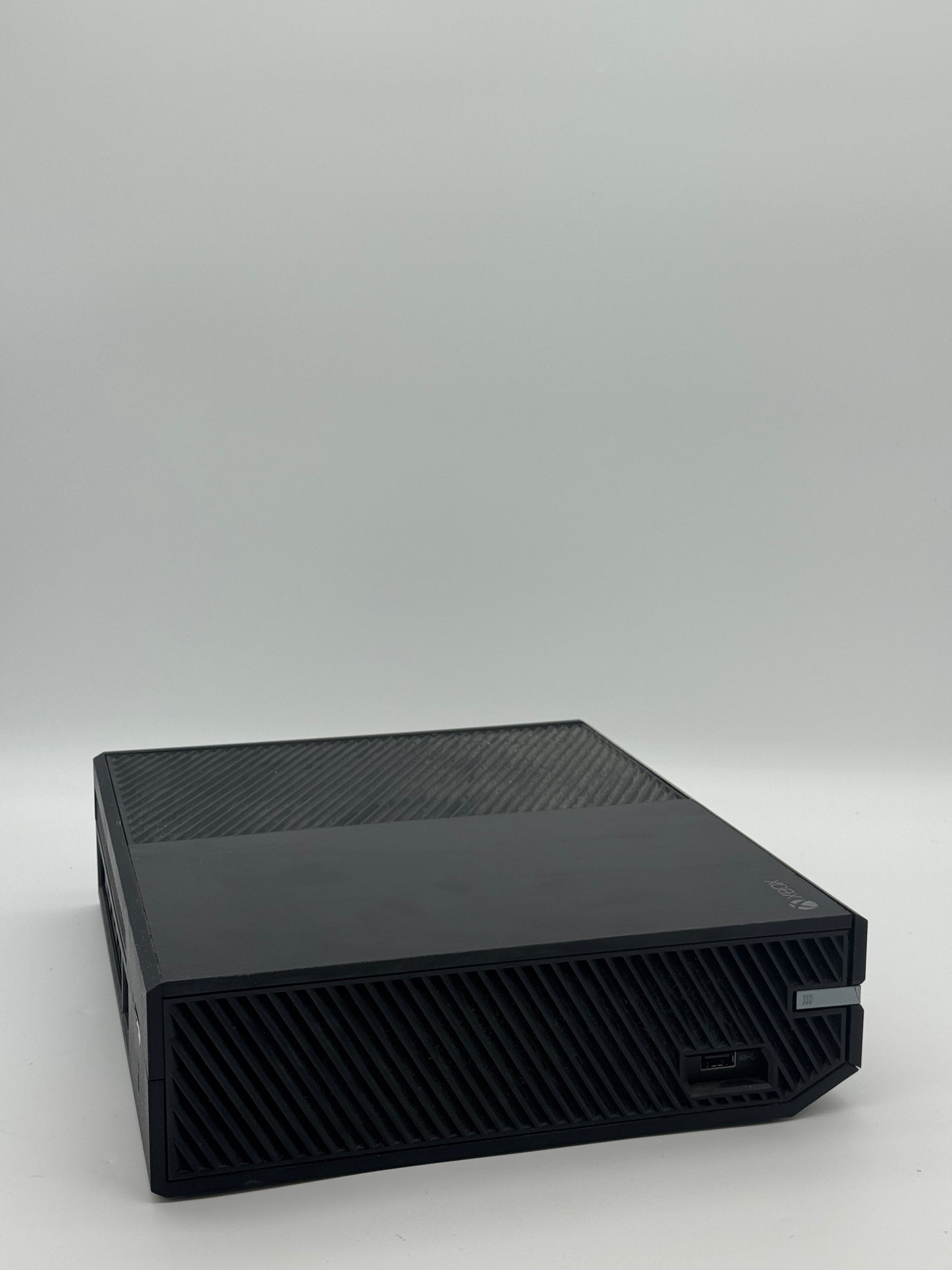 Microsoft Xbox One 2013 (Model: 1540) - 500GB - Used