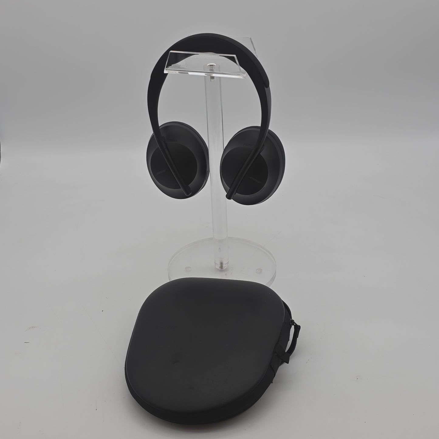 Bose Noise Cancelling Headphones 700 Black Wireless Over-Ear NC700 w/ Case Used