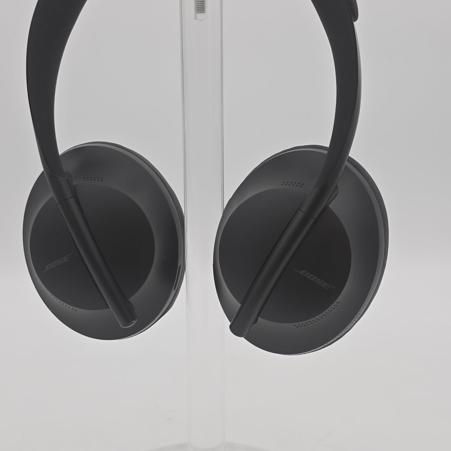 Bose Noise Cancelling Headphones 700 Black Wireless Over-Ear NC700 w/ Case Used