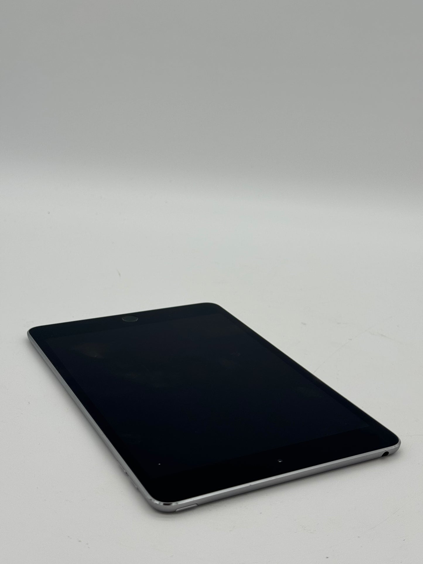 Apple iPad Mini (4th Gen) A1538 (2015) - Used - Black - 32GB WiFi Unlocked