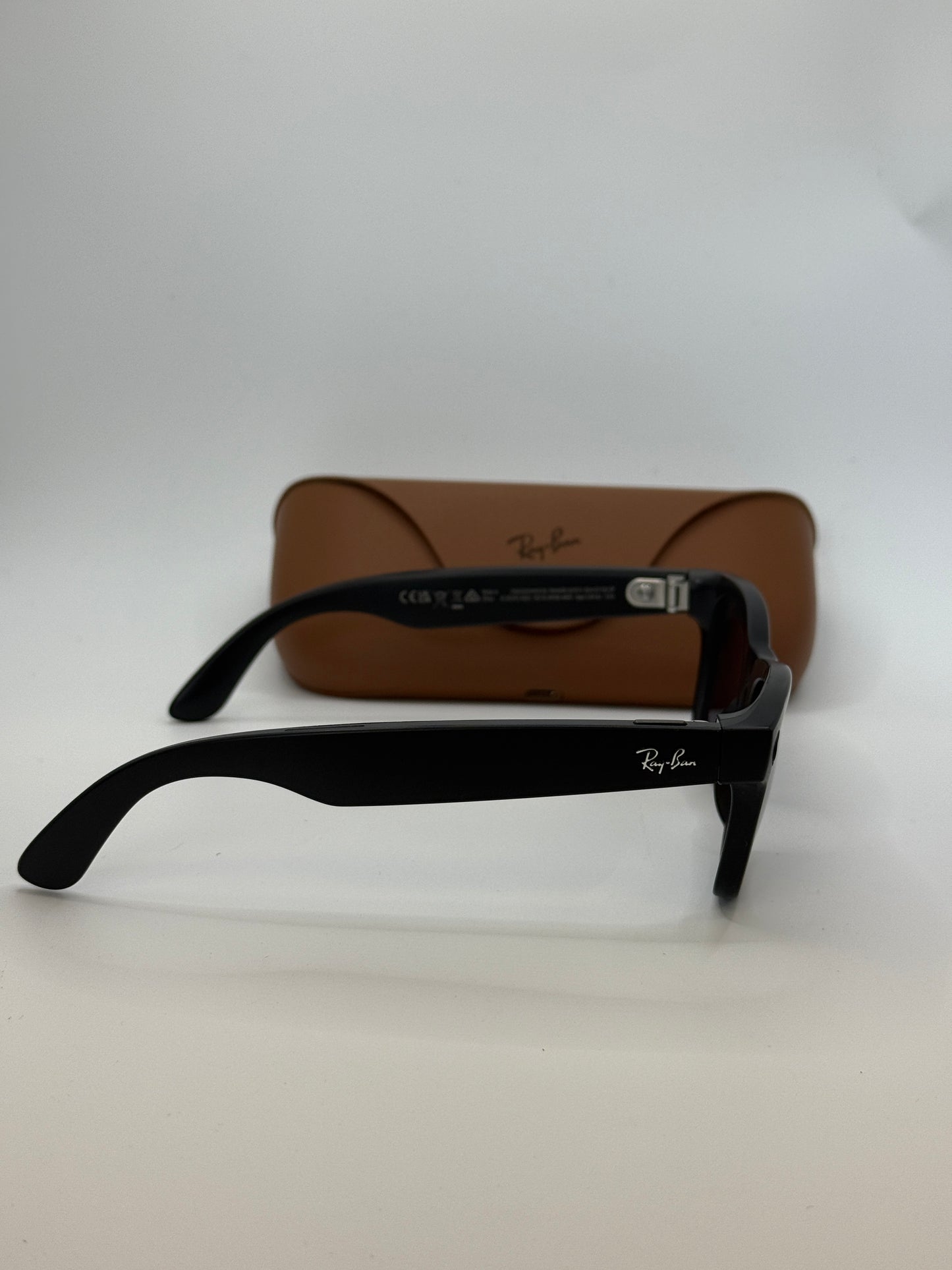 Ray-Ban Meta Wayfarer Glasses Gen 1 Matte Black Frame Graphite Lens Very Good