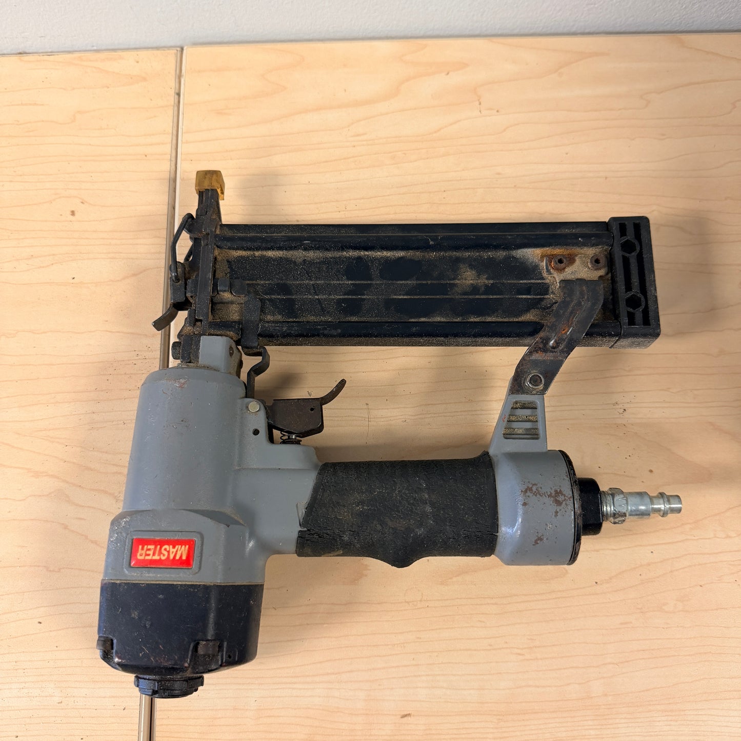 Master Fasteners MF1853A 18 Gauge Pneumatic Brad Nailer 3/4”–2” Air Nail Gun