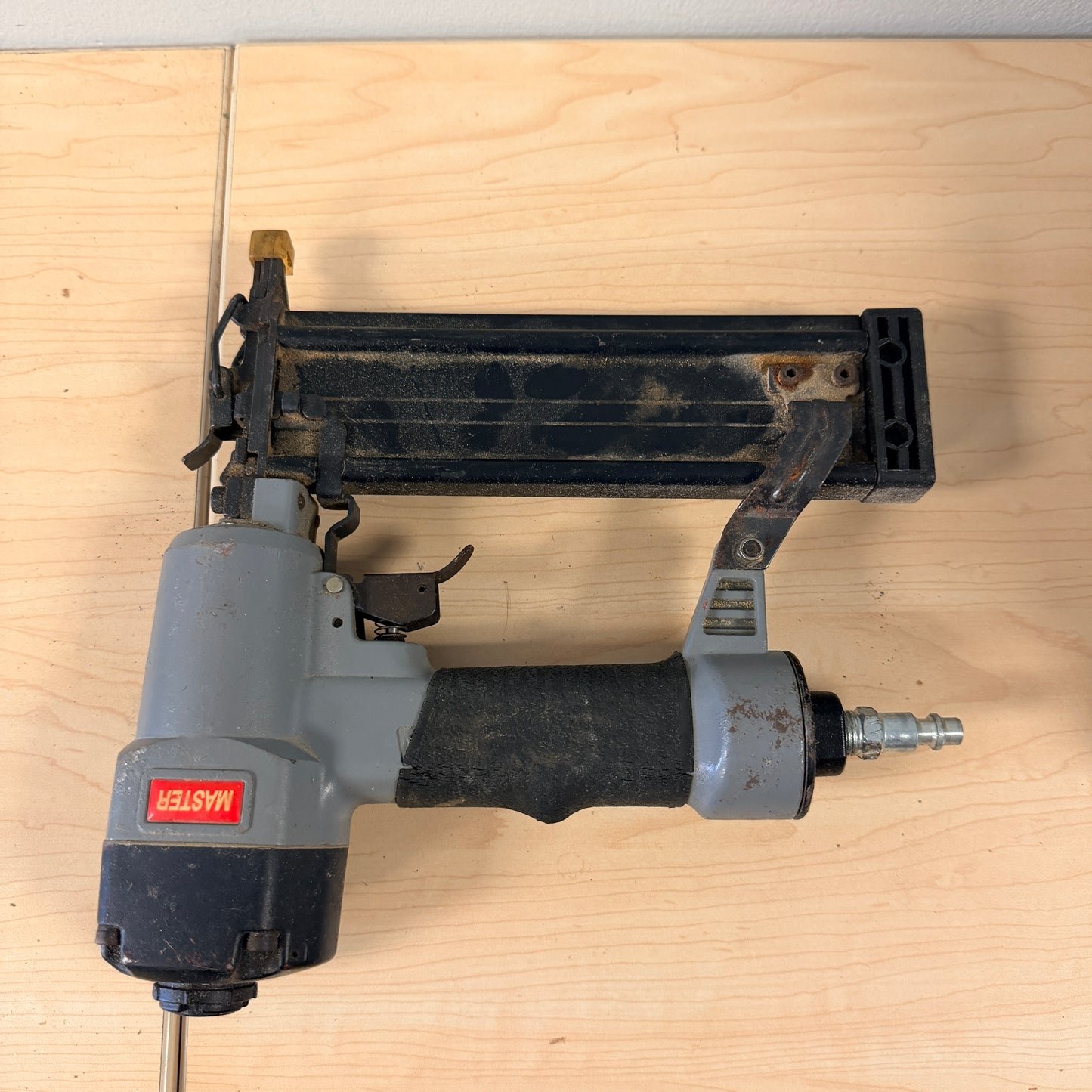 Master Fasteners MF1853A 18 Gauge Pneumatic Brad Nailer 3/4”–2” Air Nail Gun
