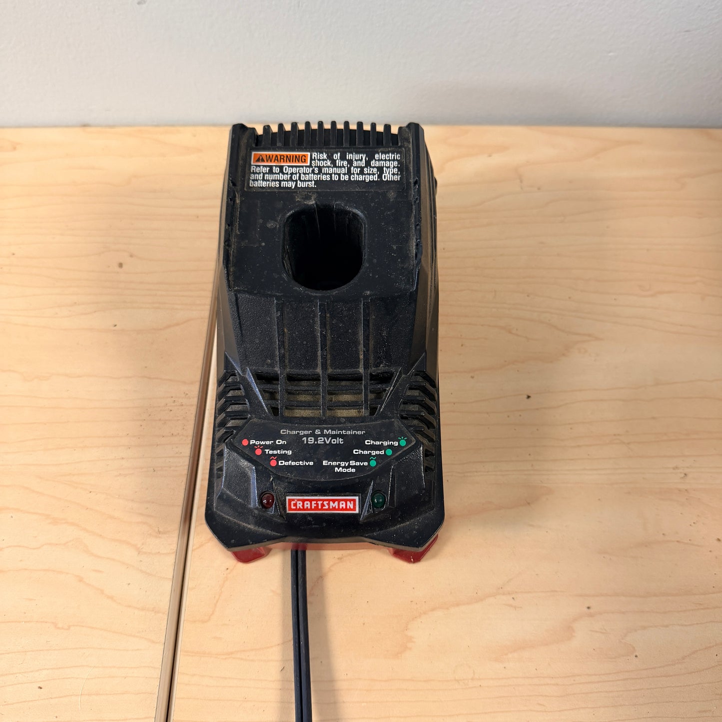 Craftsman 19.2V C3 Battery Charger/Maintainer Black Used A
