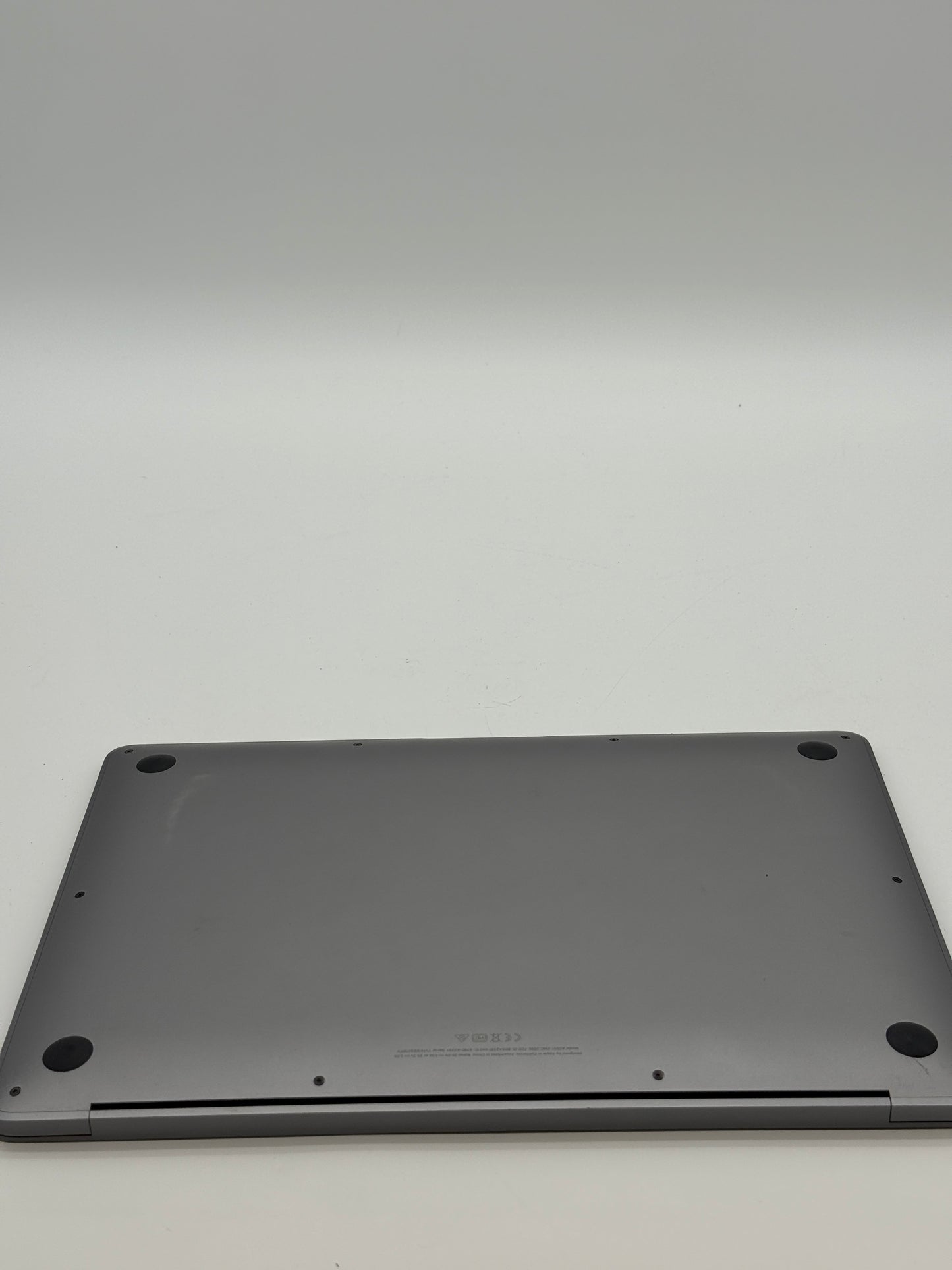 Apple MacBook Air 13” 2020 A2337 M1 Chip 8GB RAM 256GB SSD Space Gray - Good