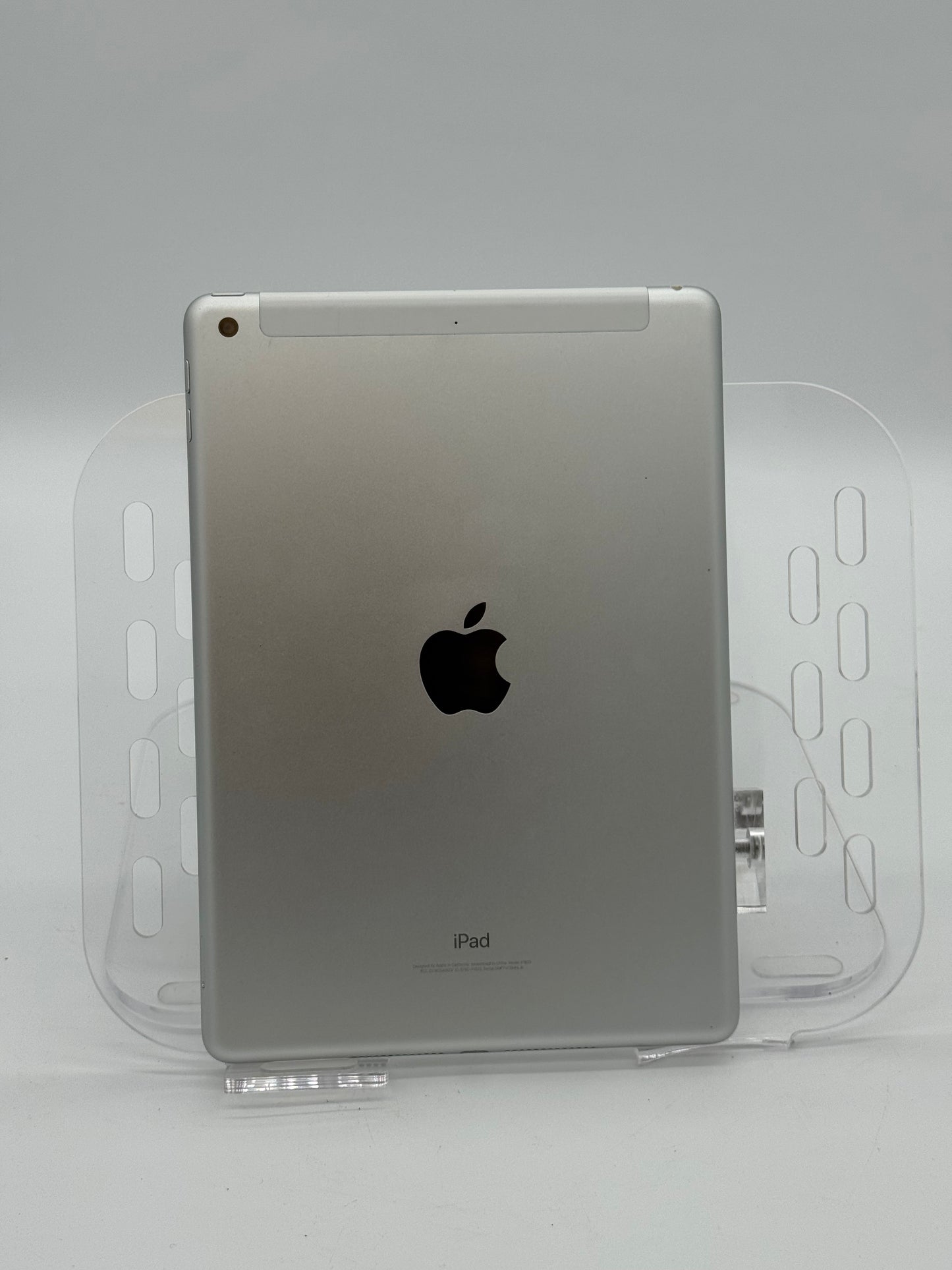 Apple iPad (5th Gen) A1823 32GB Gray WIFI ONLY