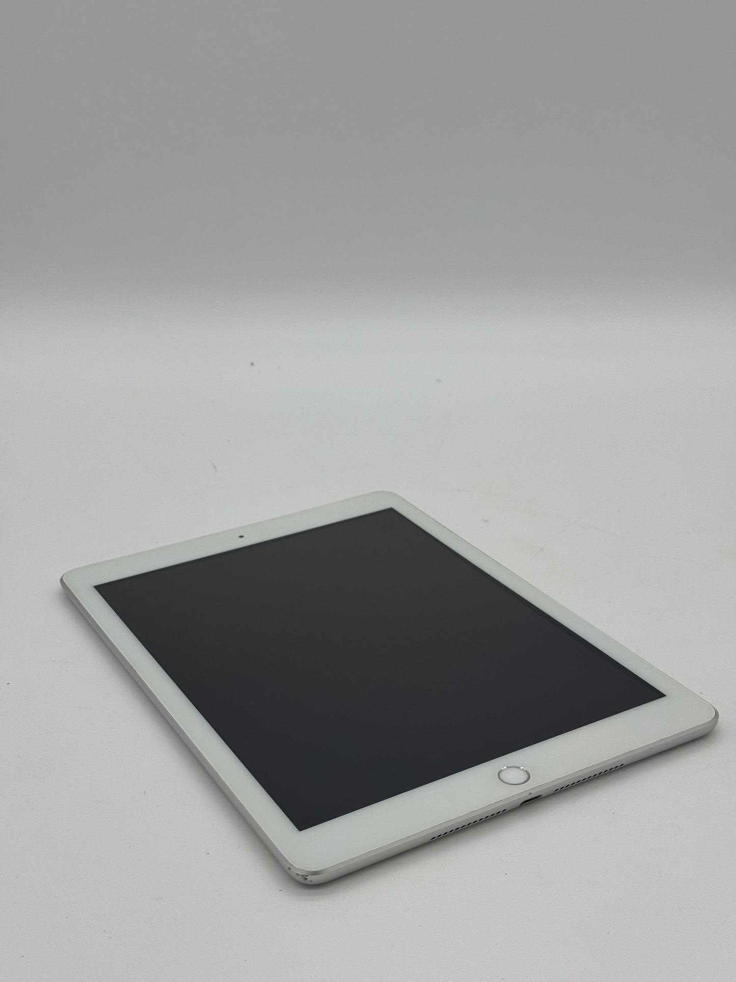 Apple iPad (5th Gen) A1823 32GB Gray WIFI ONLY