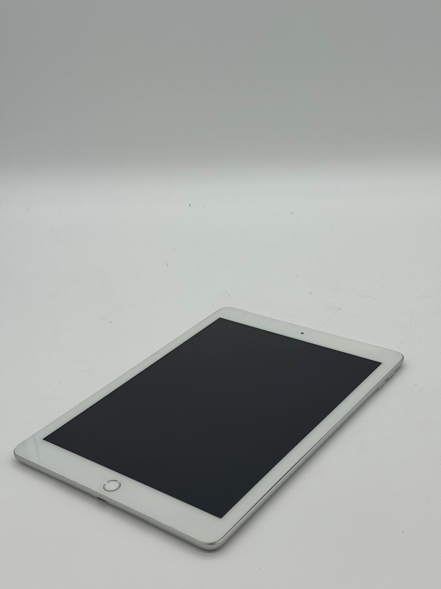 Apple iPad (5th Gen) A1823 32GB Gray WIFI ONLY