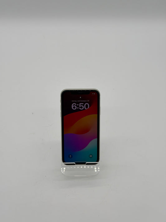 Apple iPhone 11 - 64 GB - White (Unlocked)