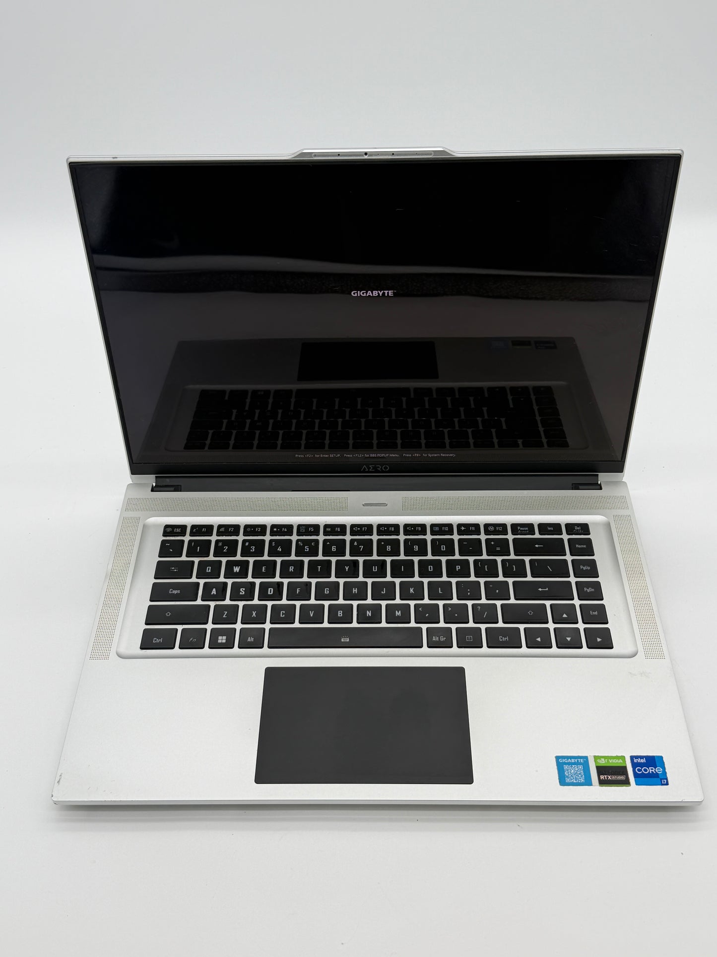 Gigabyte Aero 16 XE5 OLED Laptop i7-12700H 16GB 1TB RTX 3070Ti Gray