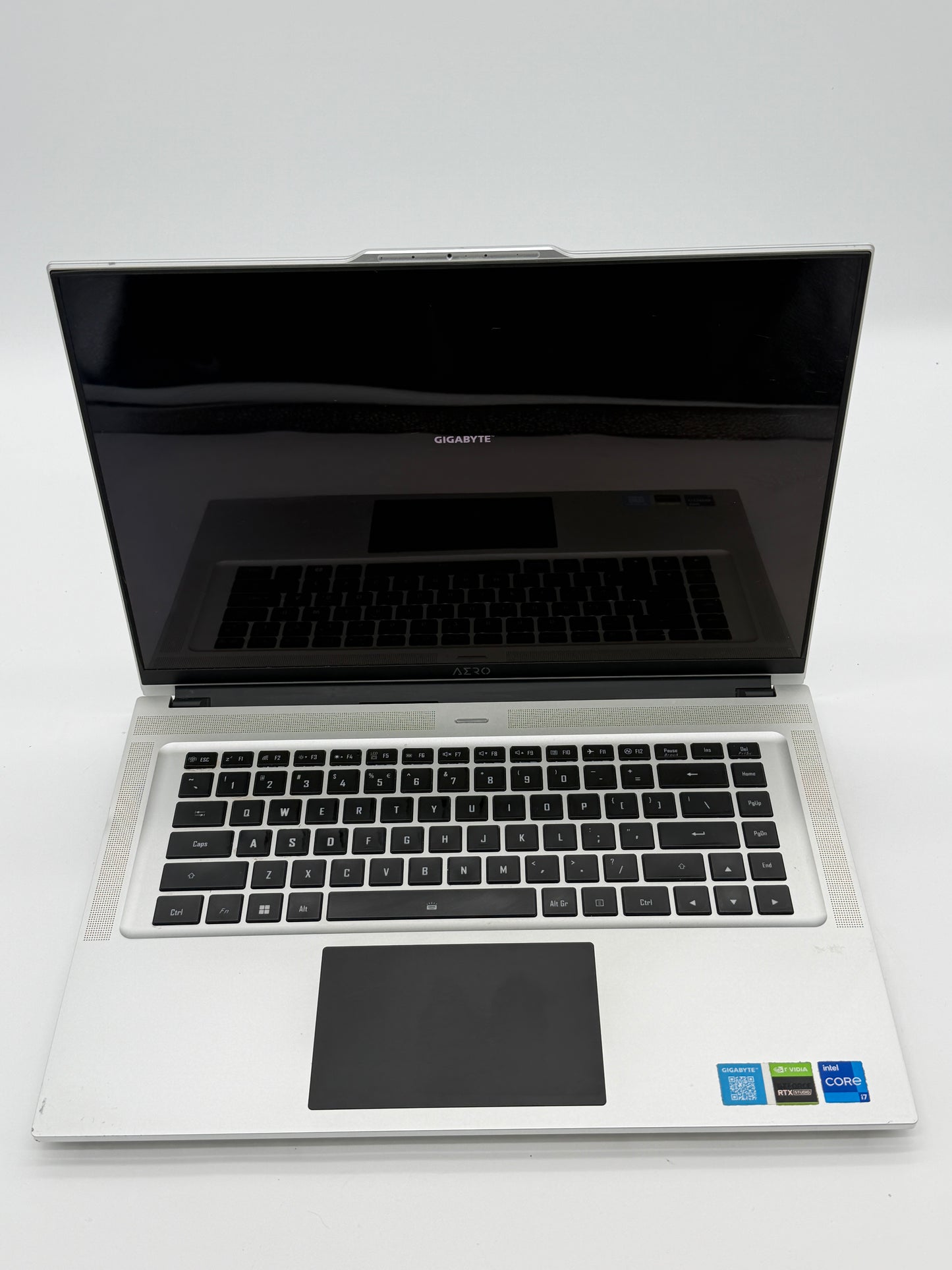 Gigabyte Aero 16 XE5 OLED Laptop i7-12700H 16GB 1TB RTX 3070Ti Gray