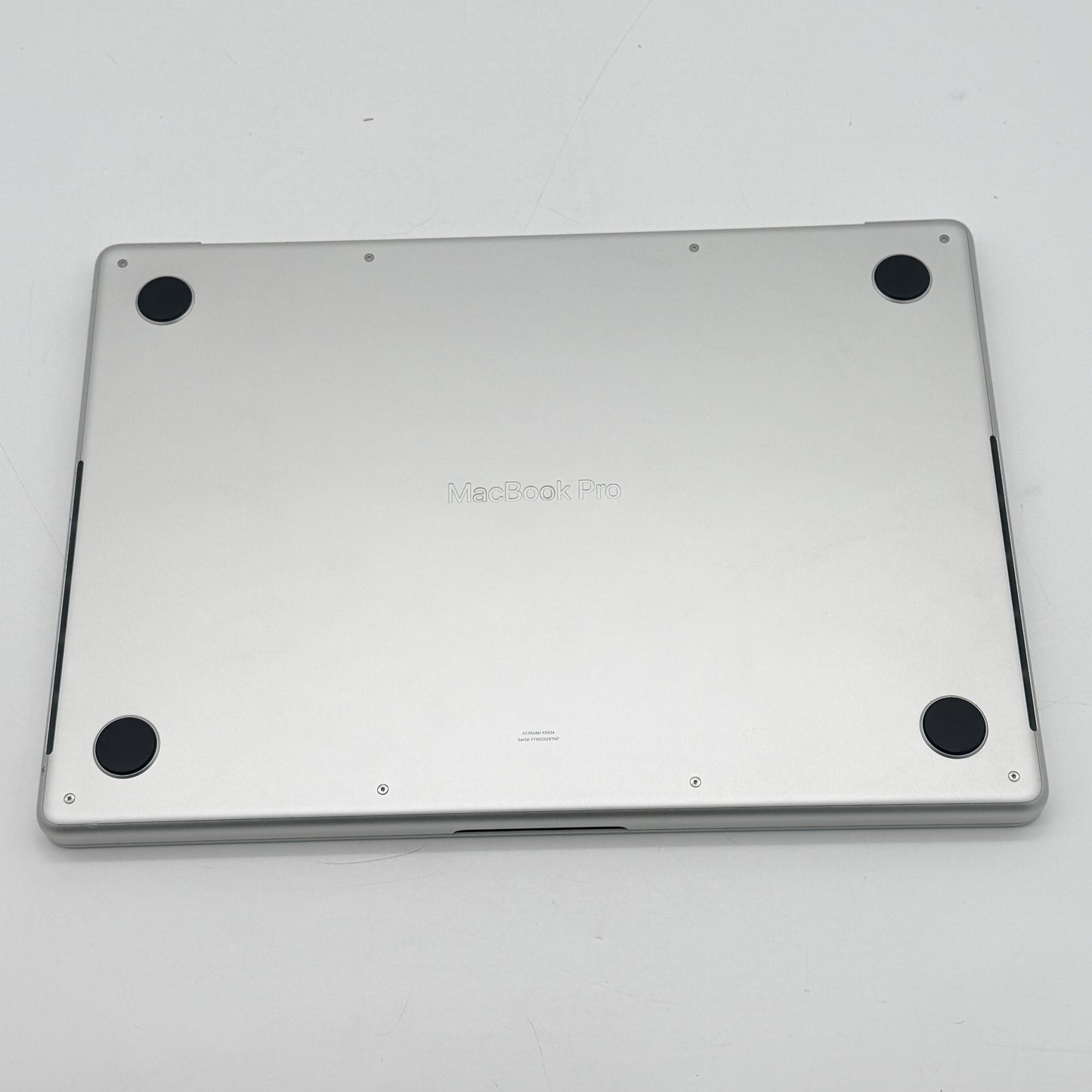 Apple MacBook Pro 14" M5 16GB RAM 1TB SSD Silver A3434 2025 "Used A" 43 CYCLES