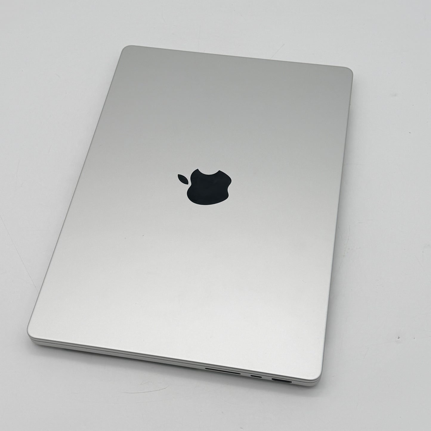 Apple MacBook Pro 14" M5 16GB RAM 1TB SSD Silver A3434 2025 "Used A" 43 CYCLES