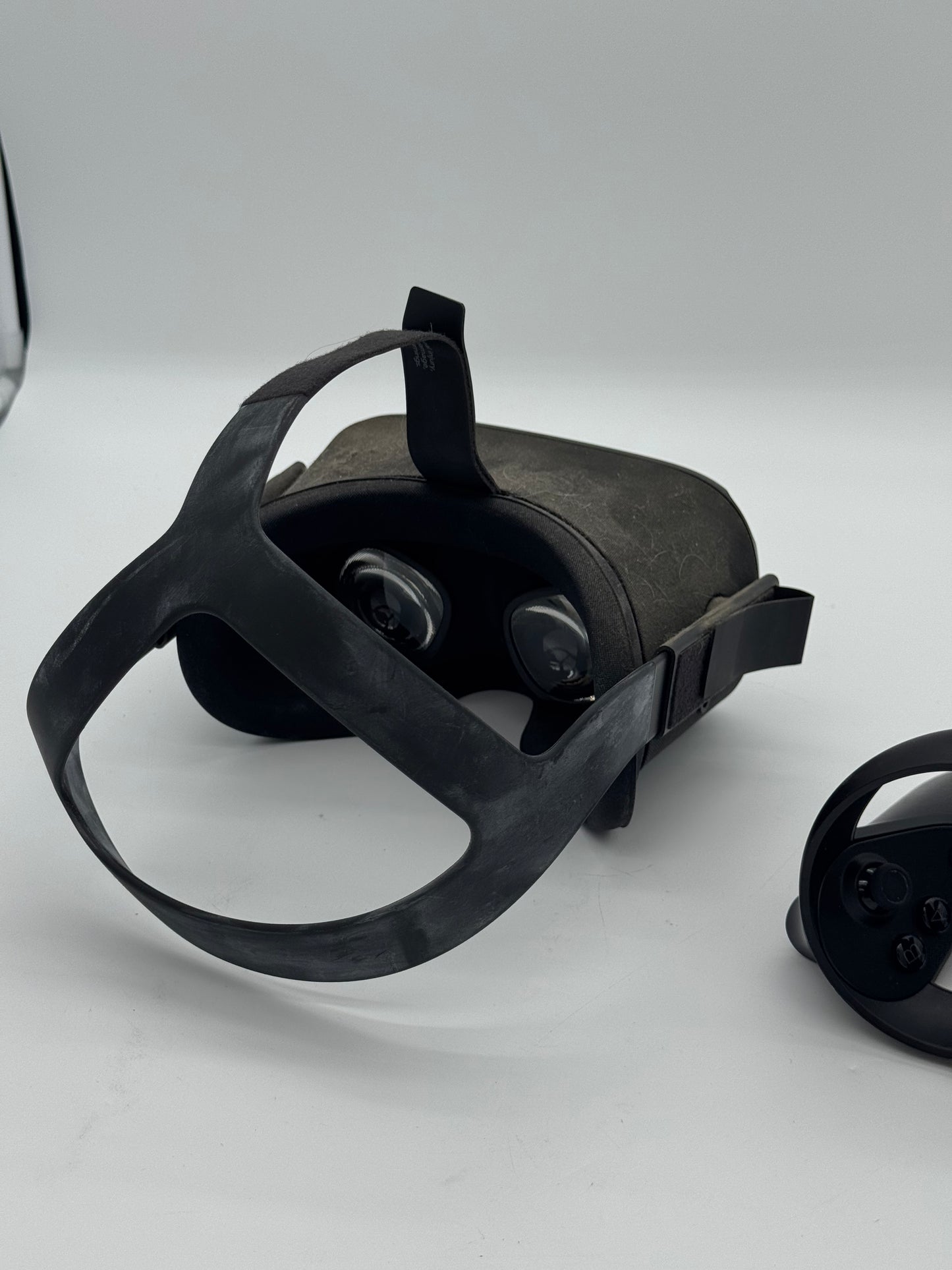 Oculus Quest Video Game System - Used - 64GB - Black