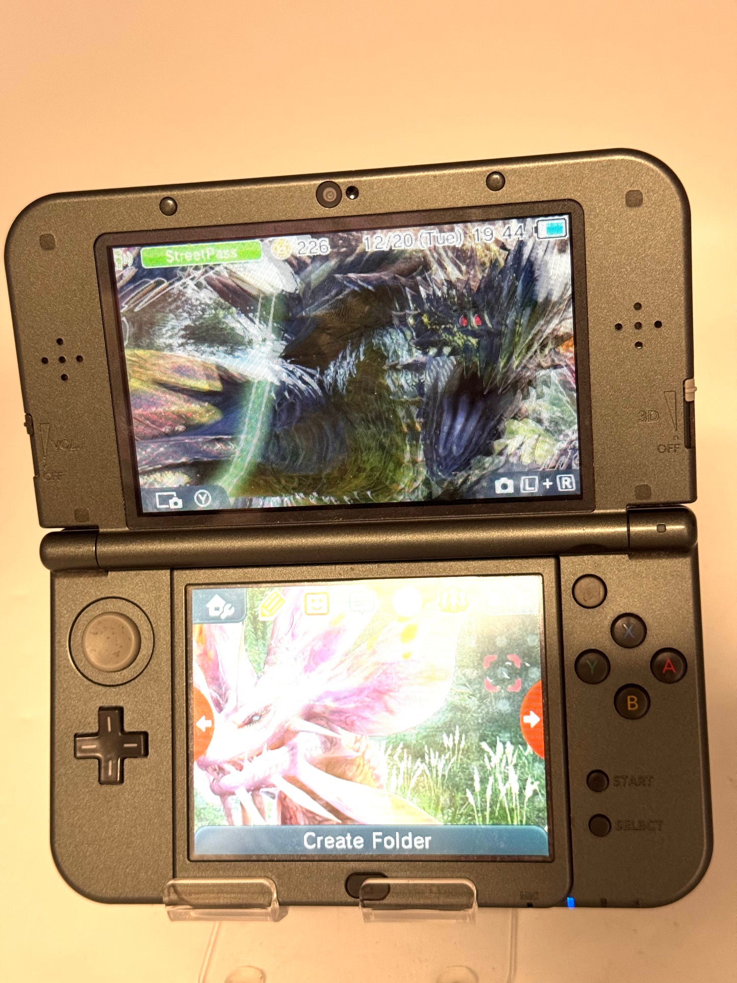 Nintendo New 3DS XL (RED-001) 2014 Handheld Console