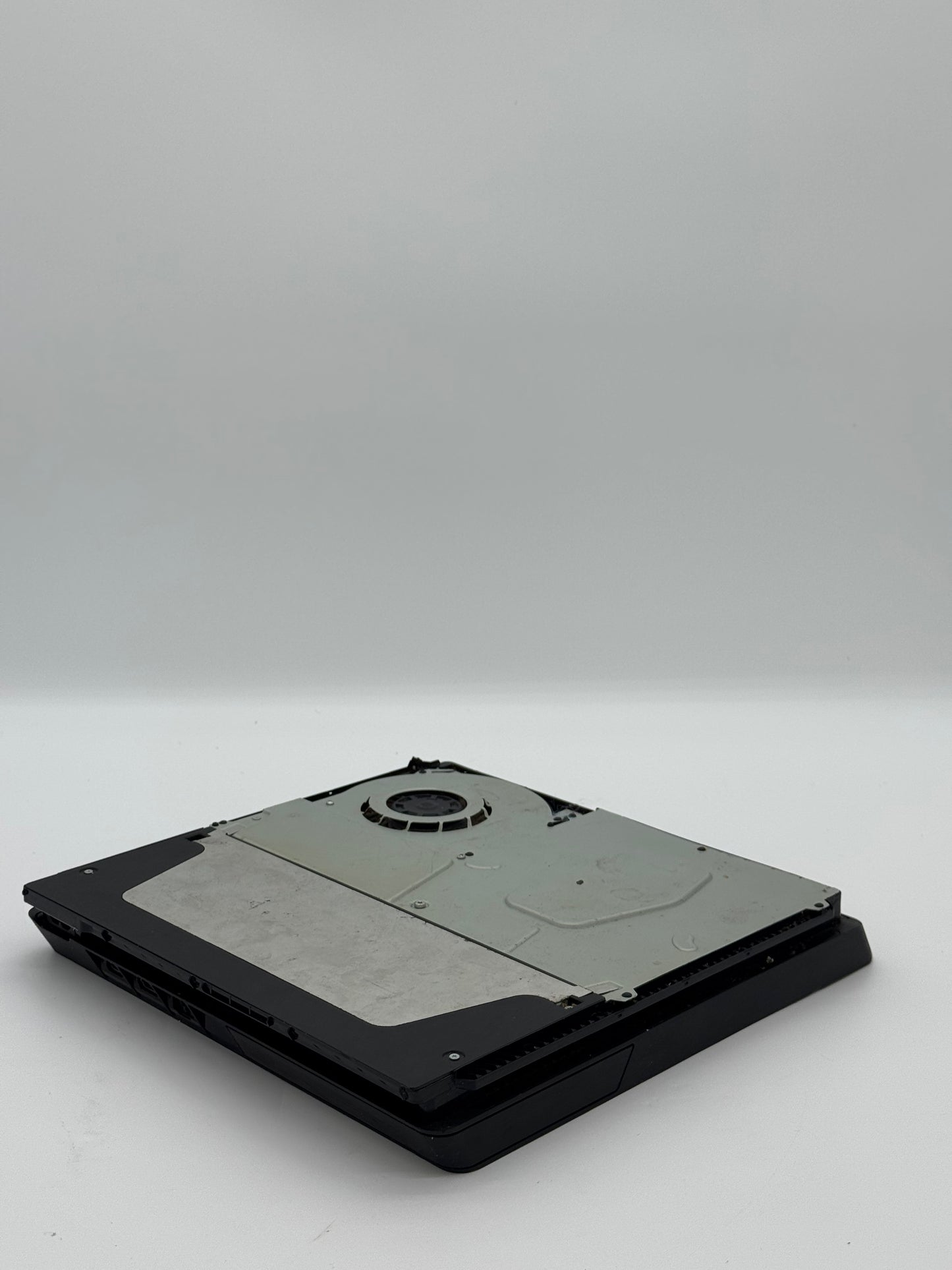 Sony CUH-2215B PS4 Slim 1TB Video Game System - Broken - Case is broken - Free Shipping