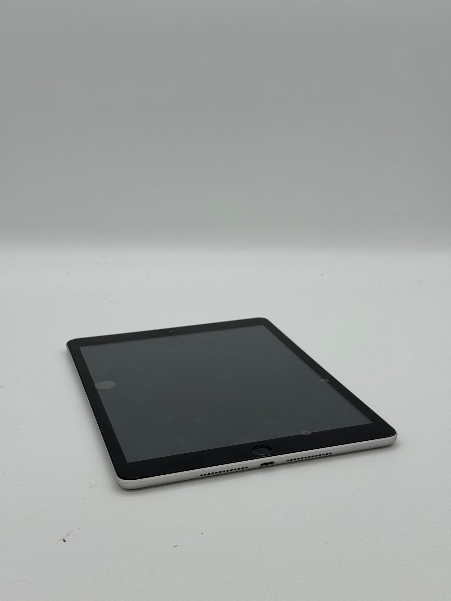 Apple iPad (9th Gen) A2602 (2021) - Gray - 64GB - Broken