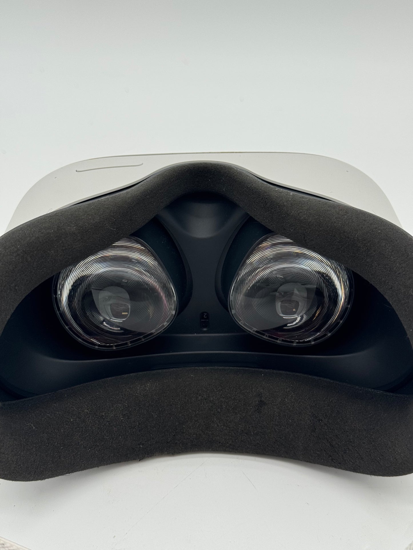 Oculus Quest 2 - 128GB Used Video Game System with 2 Controllers