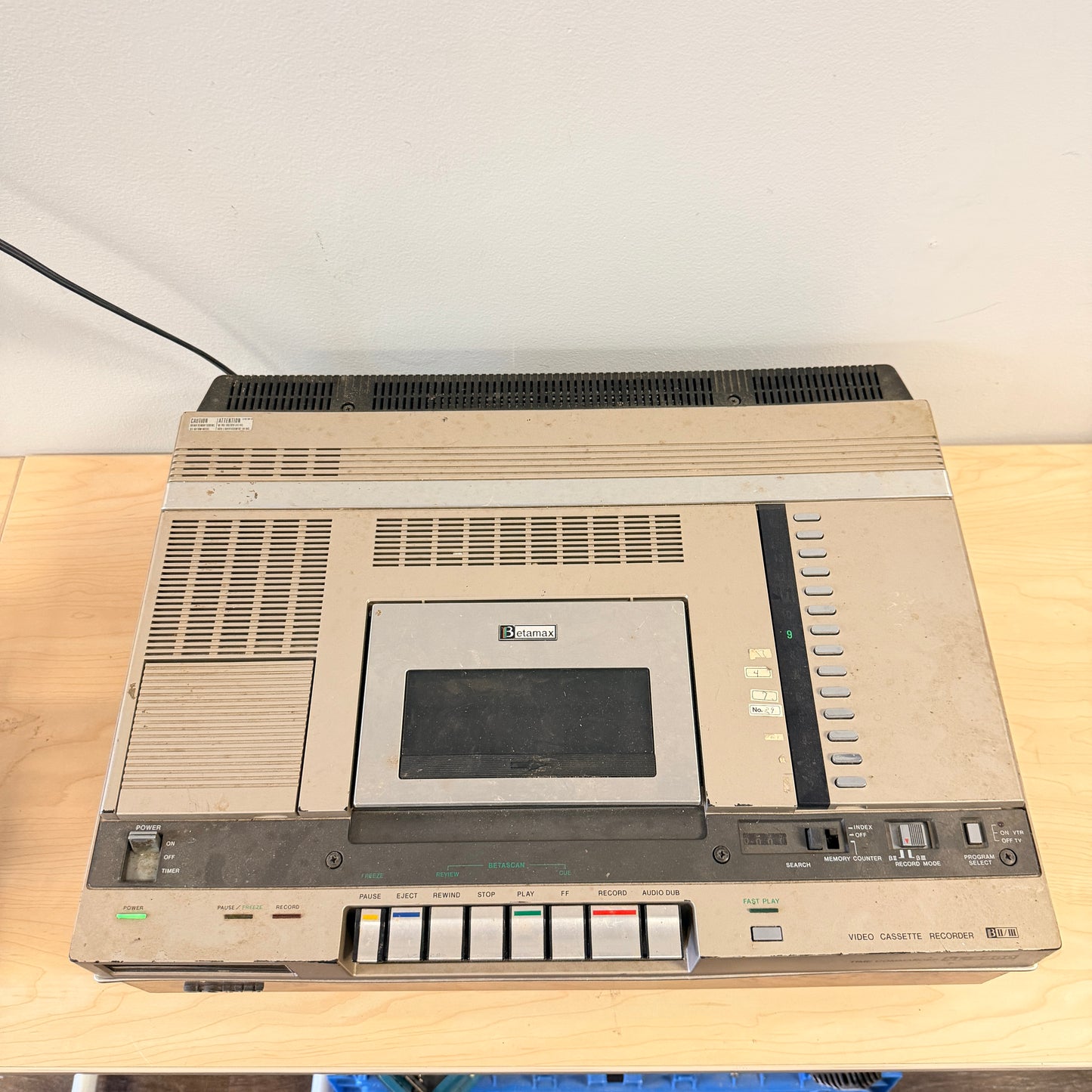 Sony SL-5800 Betamax VCR Time Commander - Powers On - FOR PARTS / REPAIR