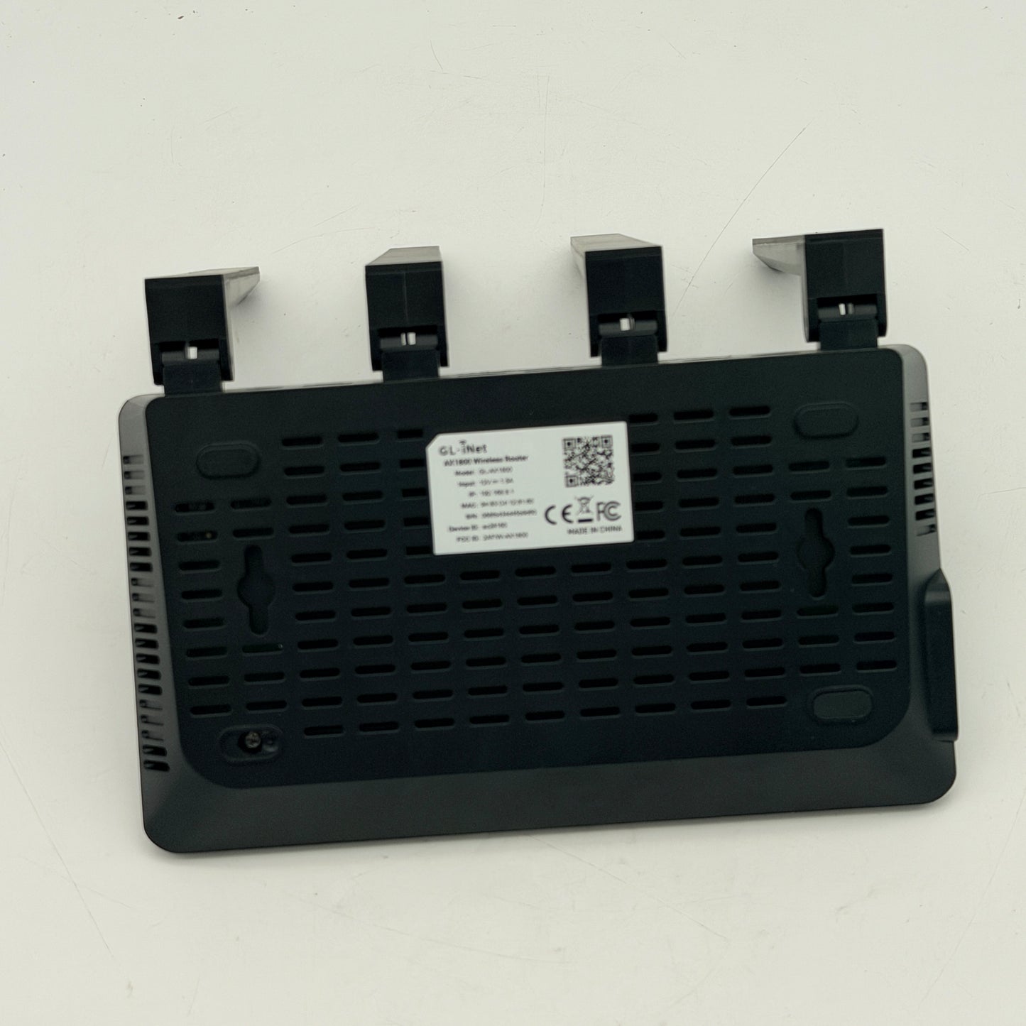 GL.iNet GL-AXT1800 Slate AX Pocket Wi-Fi 6 Gigabit Travel Router OpenWrt VPN