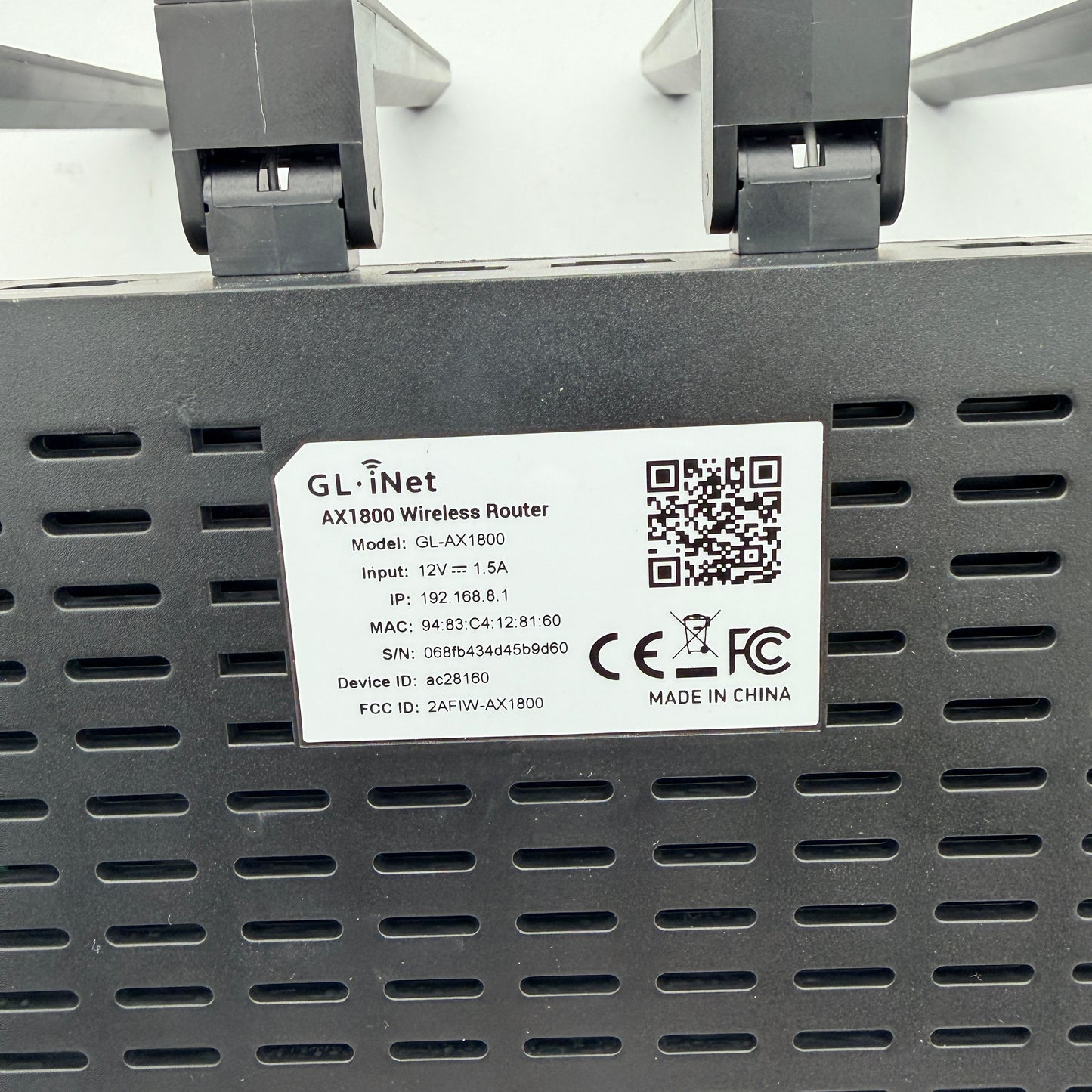 GL.iNet GL-AXT1800 Slate AX Pocket Wi-Fi 6 Gigabit Travel Router OpenWrt VPN