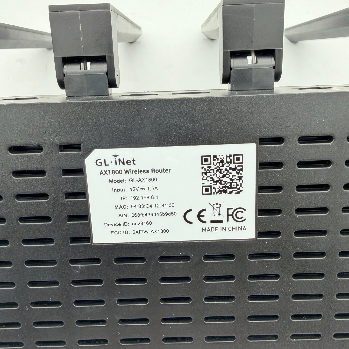 GL.iNet GL-AXT1800 Slate AX Pocket Wi-Fi 6 Gigabit Travel Router OpenWrt VPN