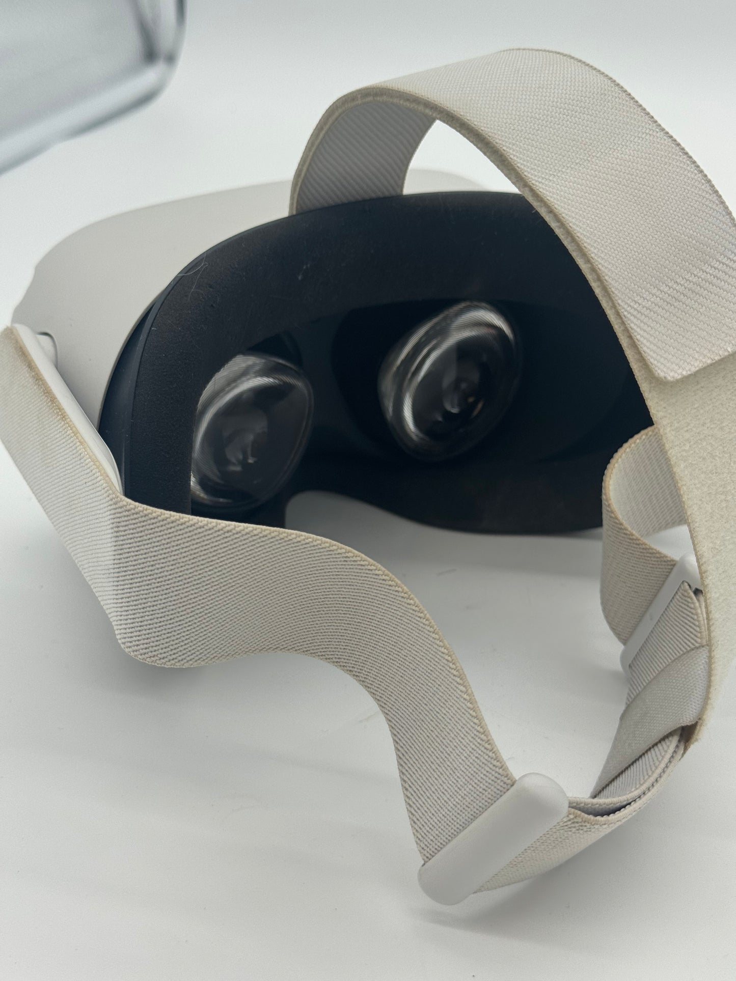 Oculus Quest 2 Video Game System 512GB White Used with 2 Joycons
