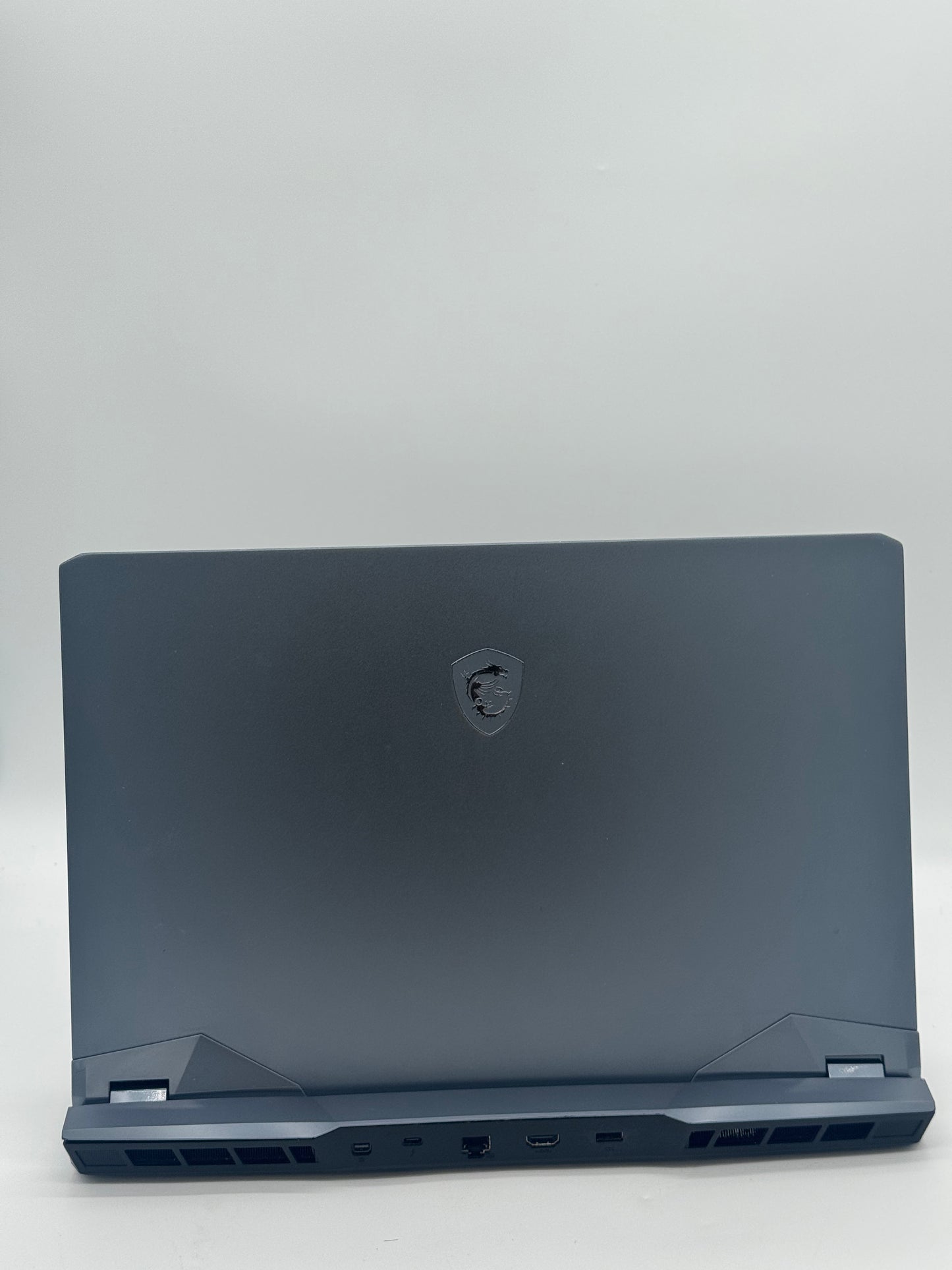 MSI Raider GE76 12UE Laptop - 1TB i7 12th Gen 15-Inch - Broken Hinge