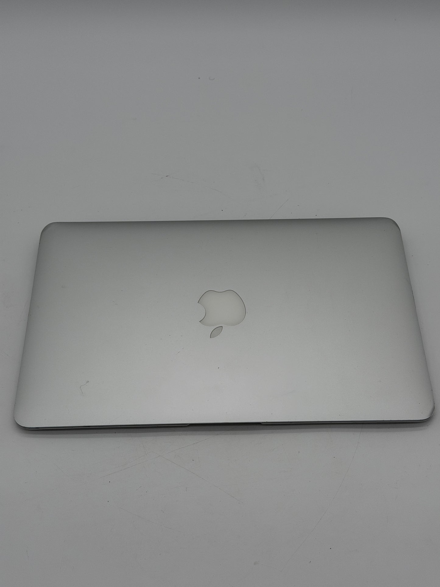 Apple MacBook Air 11" A1465 2015 - Core i5 1.6GHz, 4GB RAM, 128GB SSD, Gray