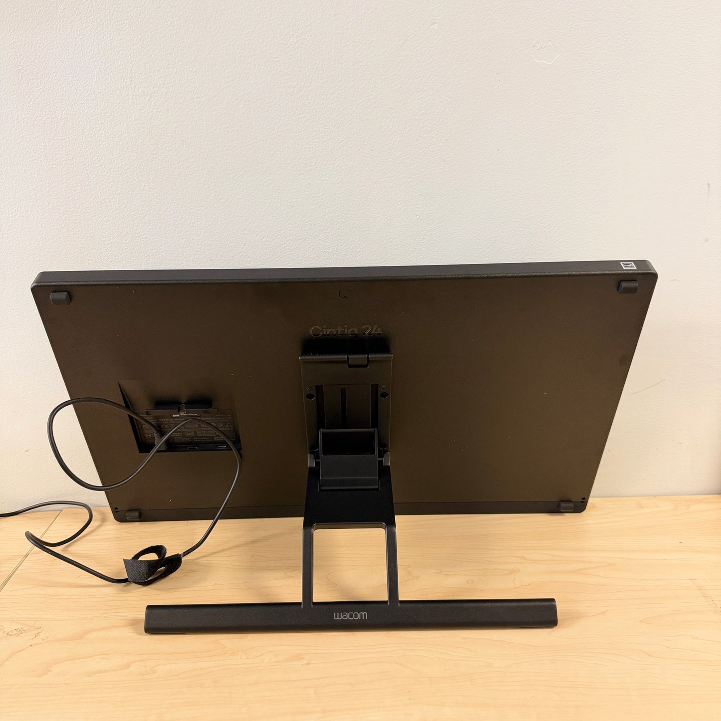 Wacom Cintiq 24 Pro 4K Drawing Monitor New Open Box DTK246K0A