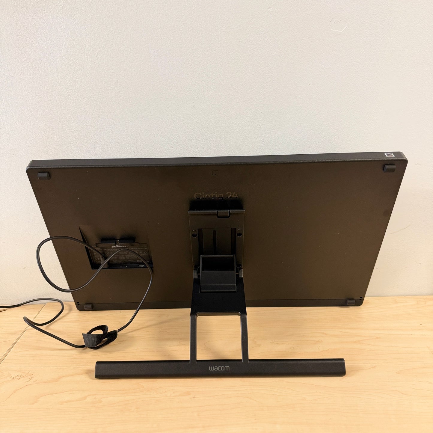 Wacom Cintiq 24 Pro 4K Drawing Monitor New Open Box DTK246K0A