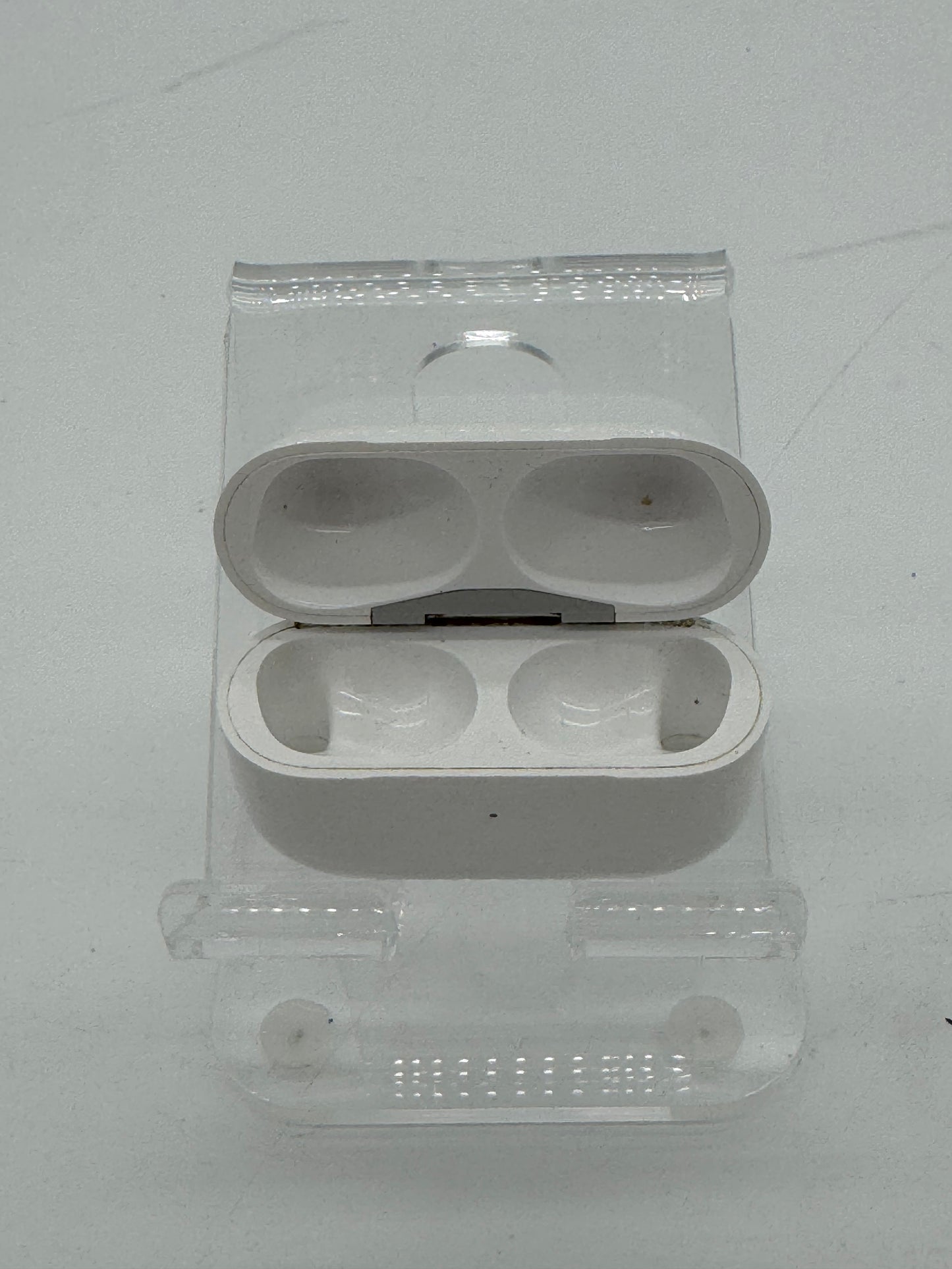 Apple AirPods Pro 2 Charging Case - Used