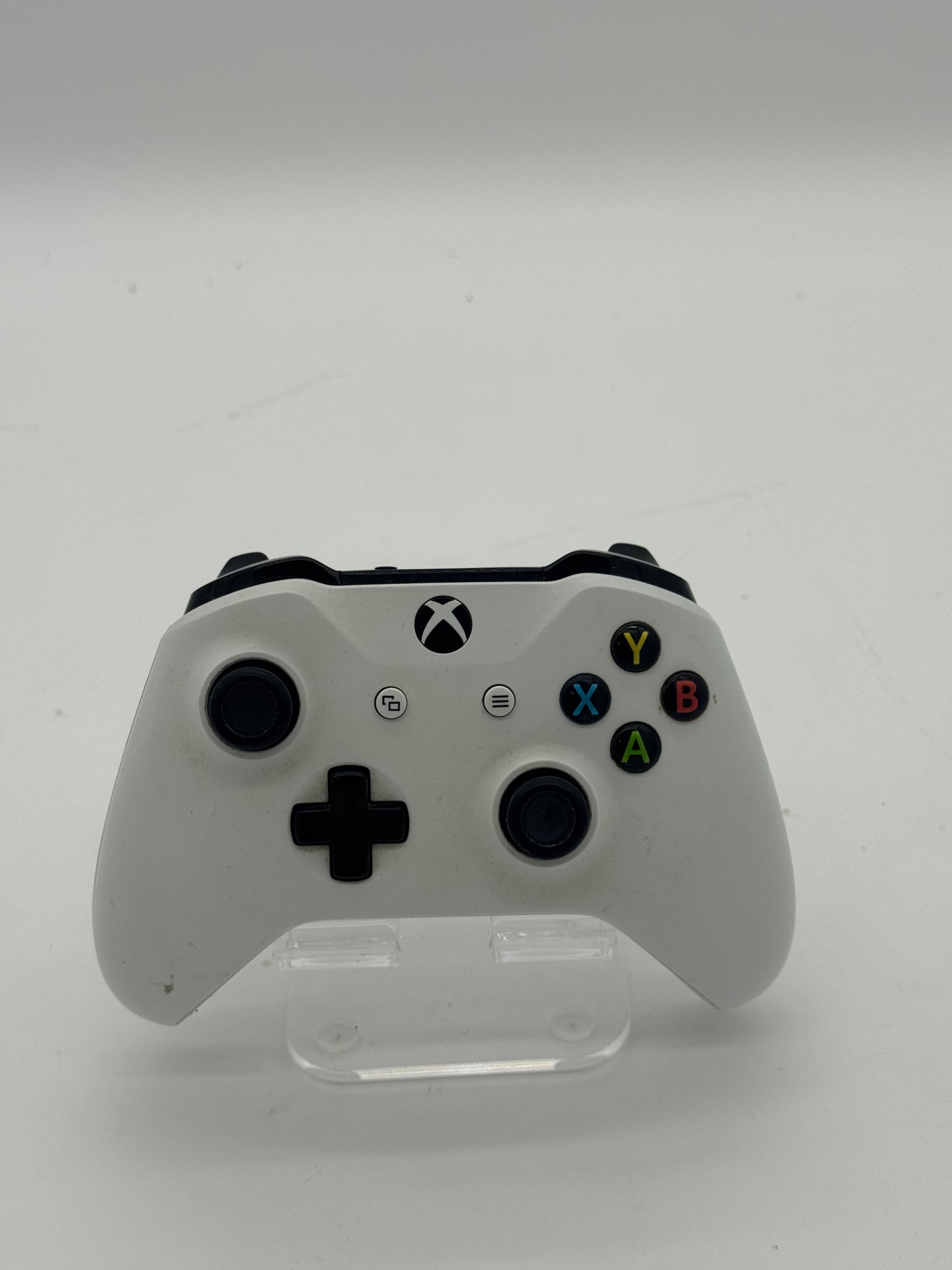 Microsoft Xbox One Wireless Video Game Controller - White - Used