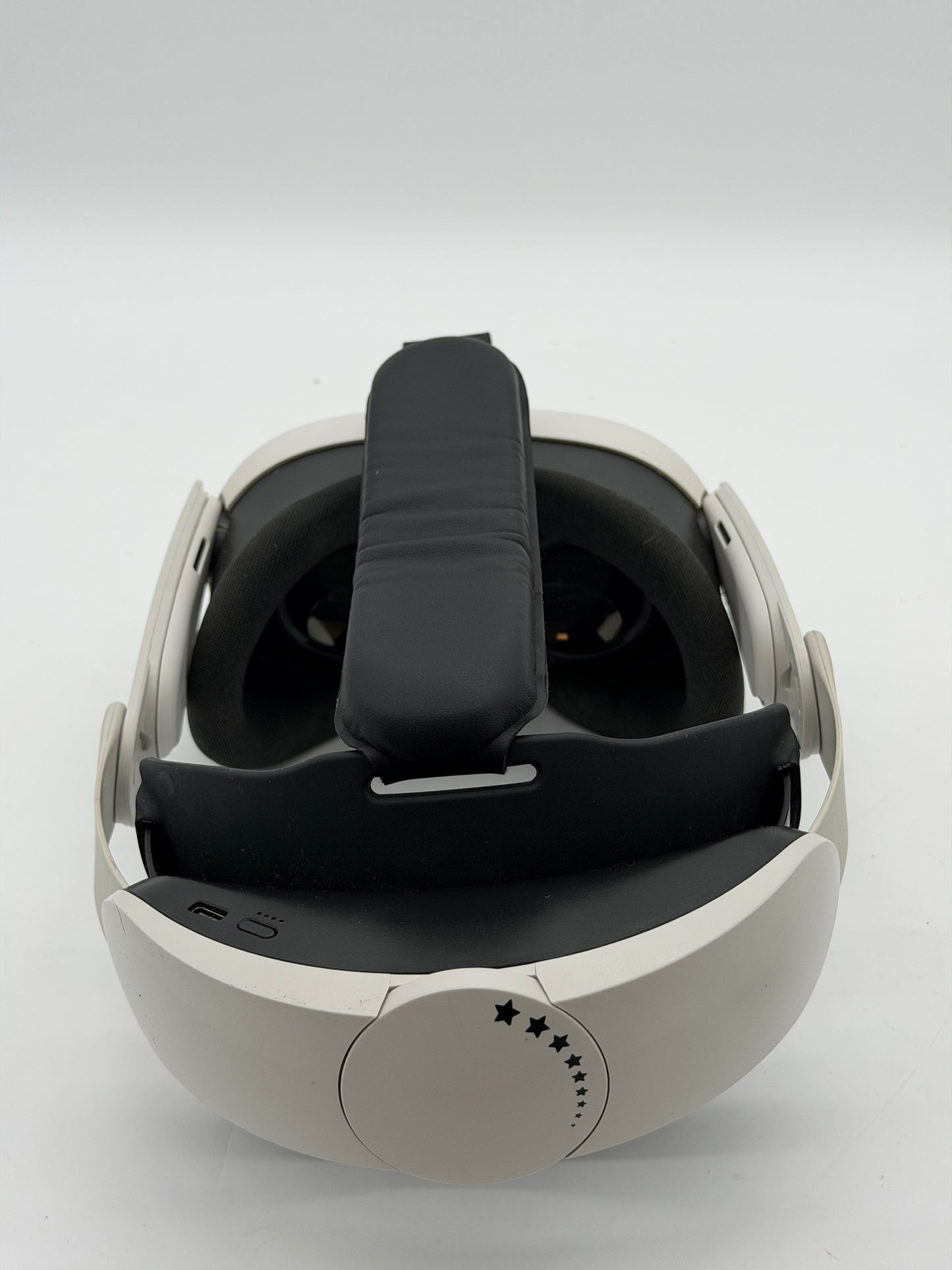 Meta Quest 3 VR Headset Only 128GB - Used - White w/ Battery pack