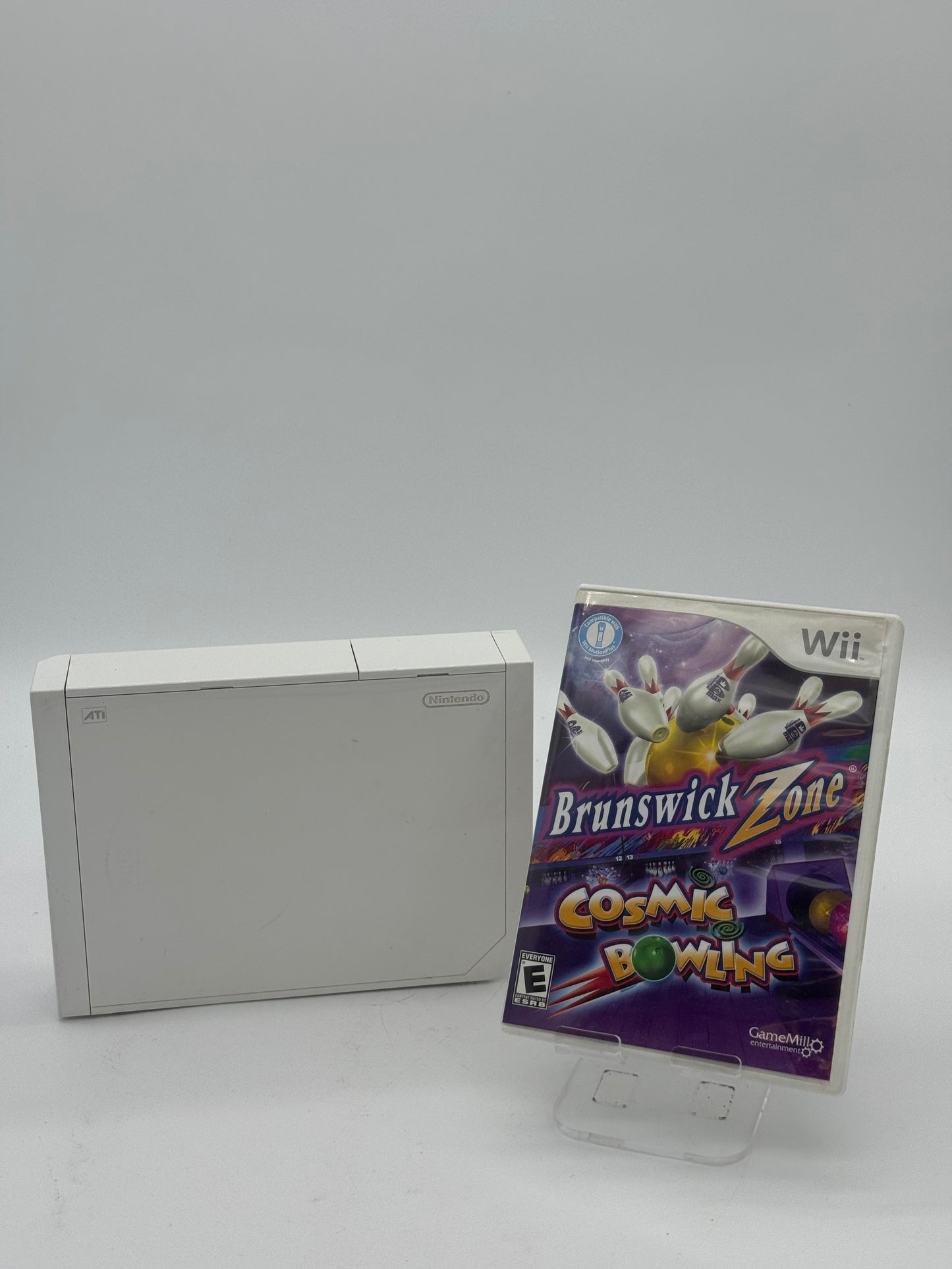 Nintendo Wii RVL-001 2006 Video Game System - Used, White with Game